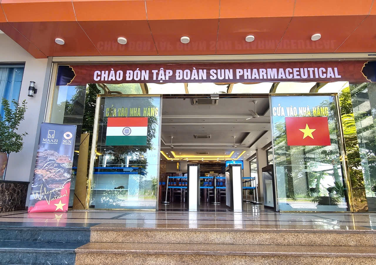Đo&agrave;n kh&aacute;ch 4.500 người của tỉ ph&uacute; Ấn Độ h&agrave;o hứng tham quan danh thắng Tr&agrave;ng An- Ảnh 15.
