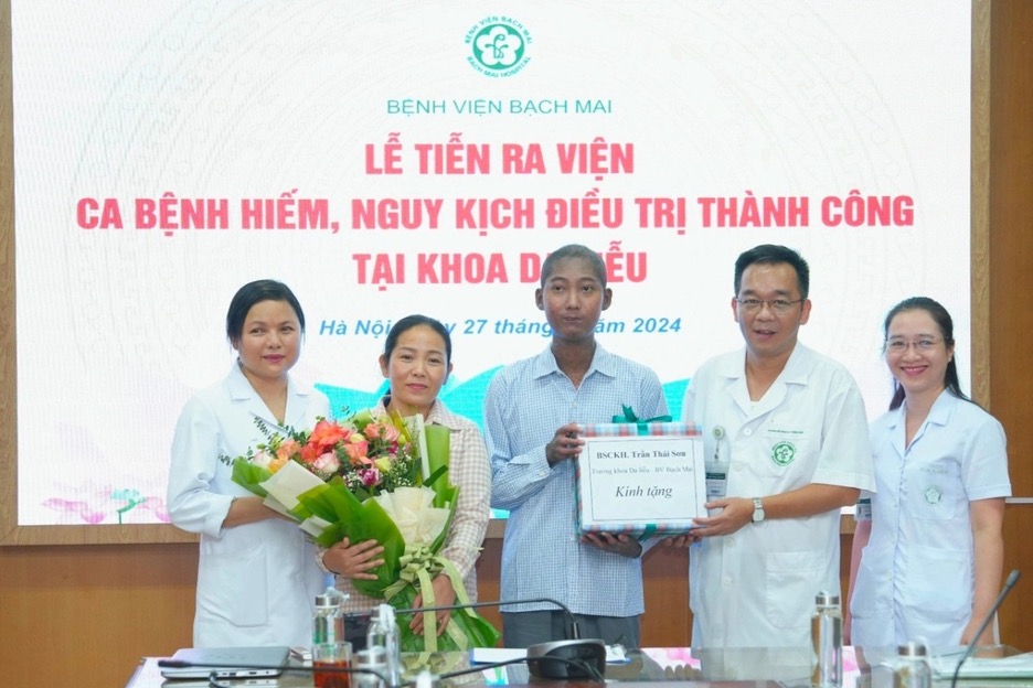 Hơn 200 ngày cứu bệnh nhân mắc bệnh da hiếm gặp- Ảnh 14.