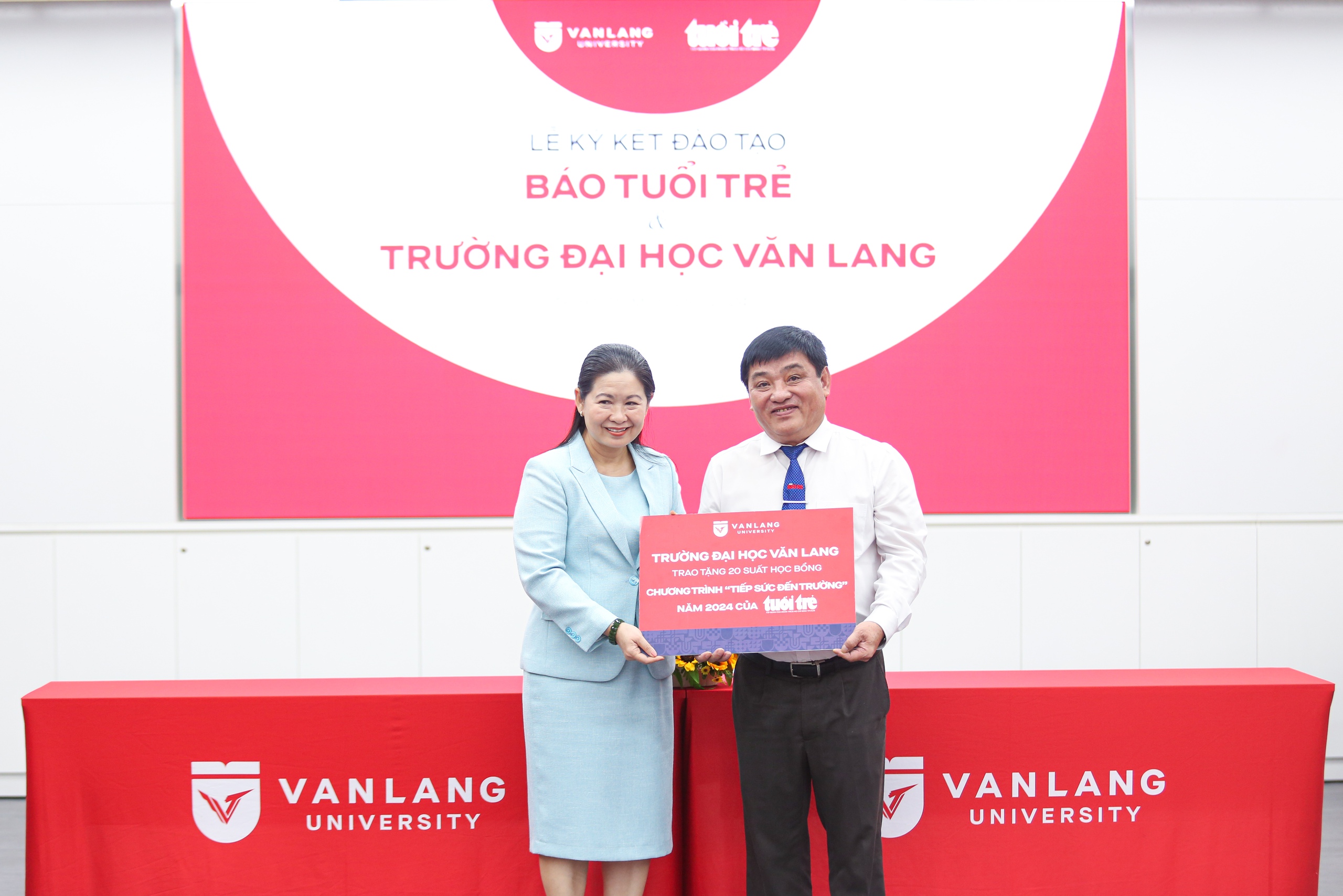 B&aacute;o Tuổi Trẻ k&yacute; kết hợp t&aacute;c đ&agrave;o tạo với trường ĐH Văn Lang- Ảnh 2.