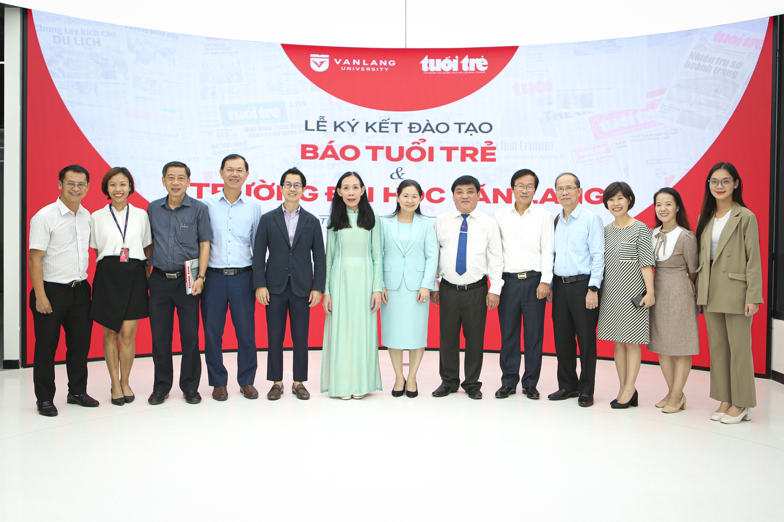 B&aacute;o Tuổi Trẻ k&yacute; kết hợp t&aacute;c đ&agrave;o tạo với trường ĐH Văn Lang- Ảnh 1.