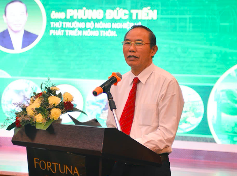 Thứ trưởng NN-PTNT n&oacute;i b&iacute; quyết gi&uacute;p trồng c&acirc;y, nu&ocirc;i t&ocirc;m&hellip; thu tiền tỉ- Ảnh 1.