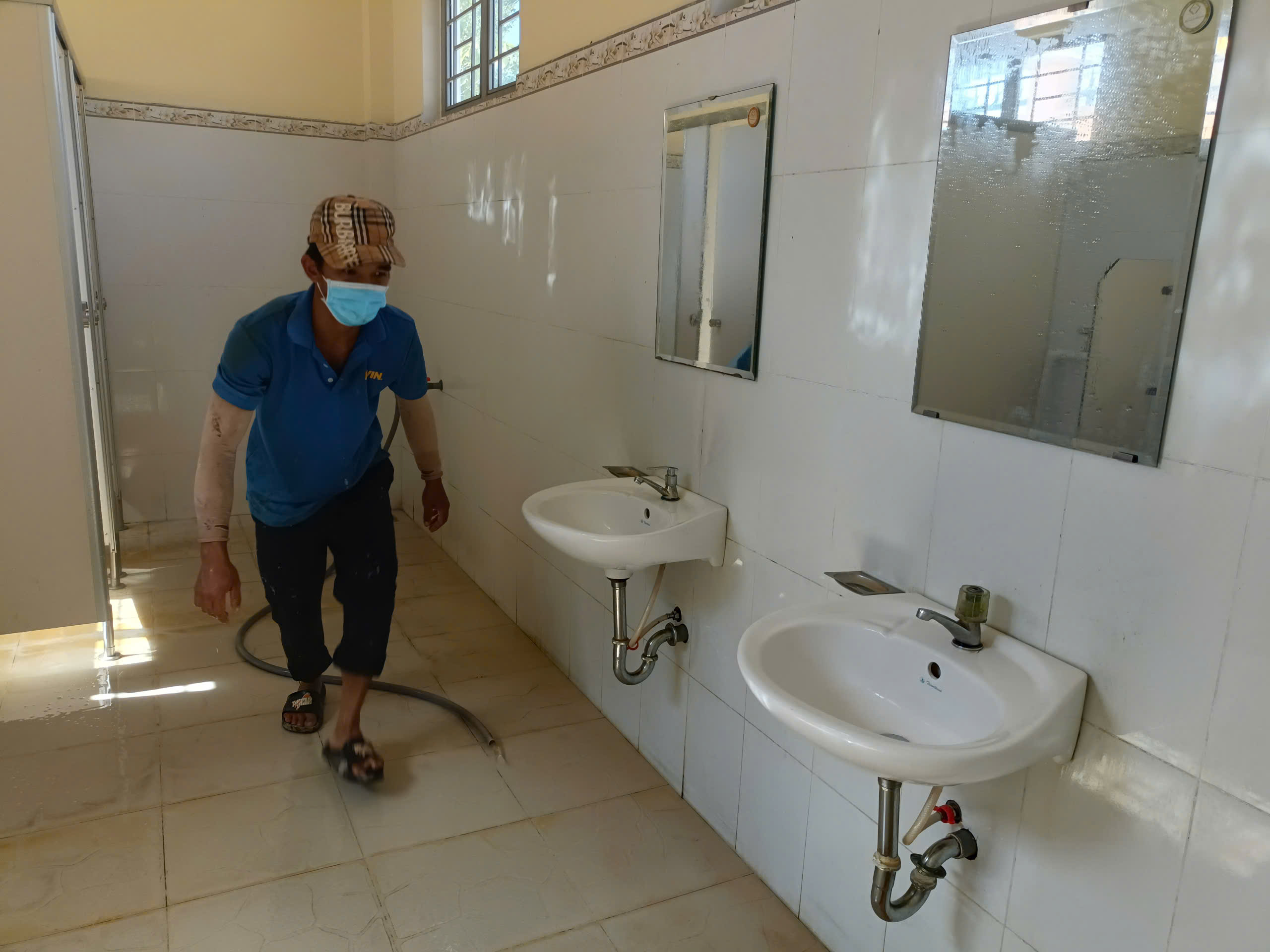H&igrave;nh ảnh "thay &aacute;o" cho nh&agrave; vệ sinh tại phố đi bộ 650 tỉ đồng ở B&igrave;nh Dương sau phản &aacute;nh nhếch nh&aacute;c- Ảnh 7.