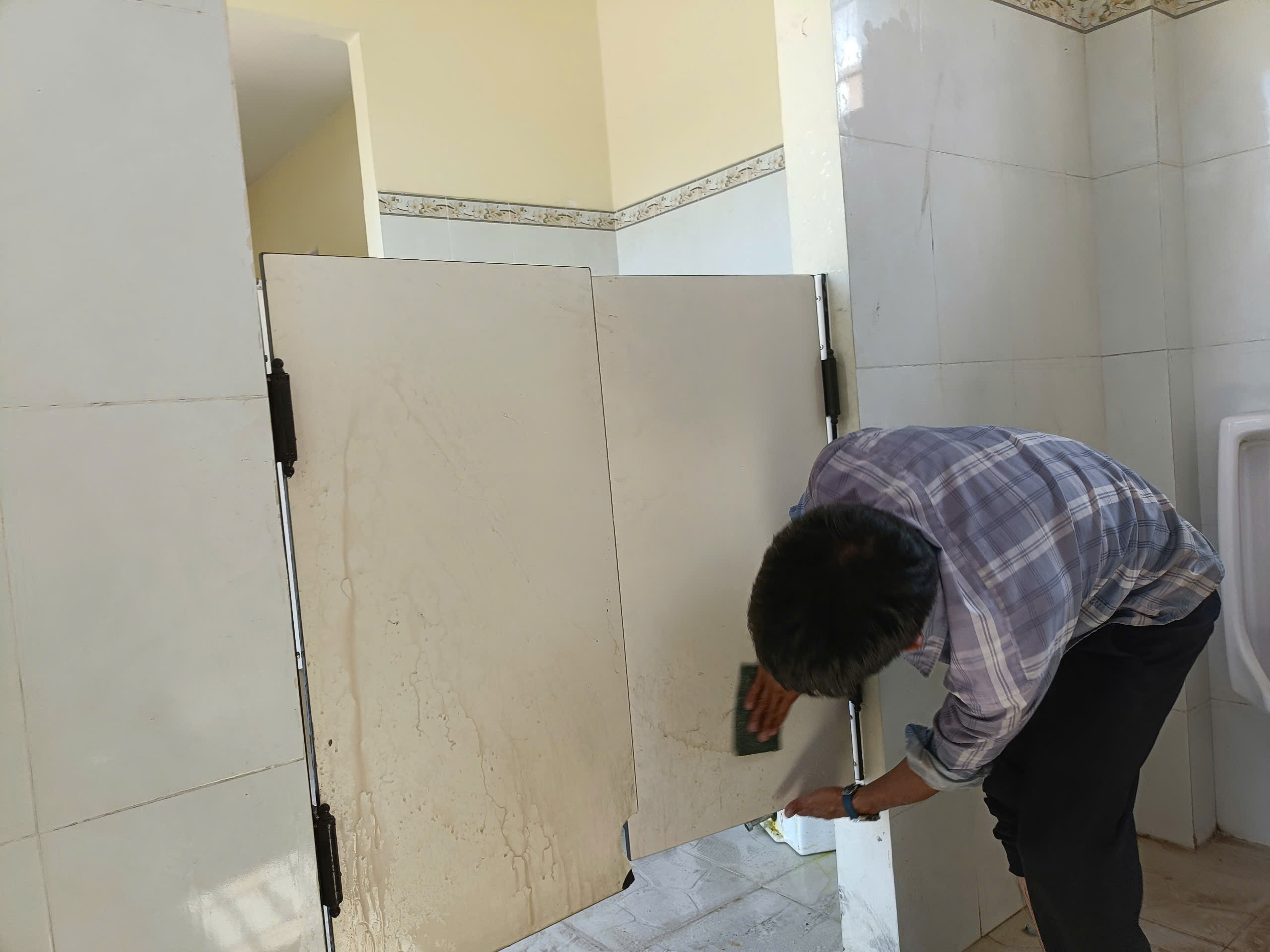 H&igrave;nh ảnh "thay &aacute;o" cho nh&agrave; vệ sinh tại phố đi bộ 650 tỉ đồng ở B&igrave;nh Dương sau phản &aacute;nh nhếch nh&aacute;c- Ảnh 6.