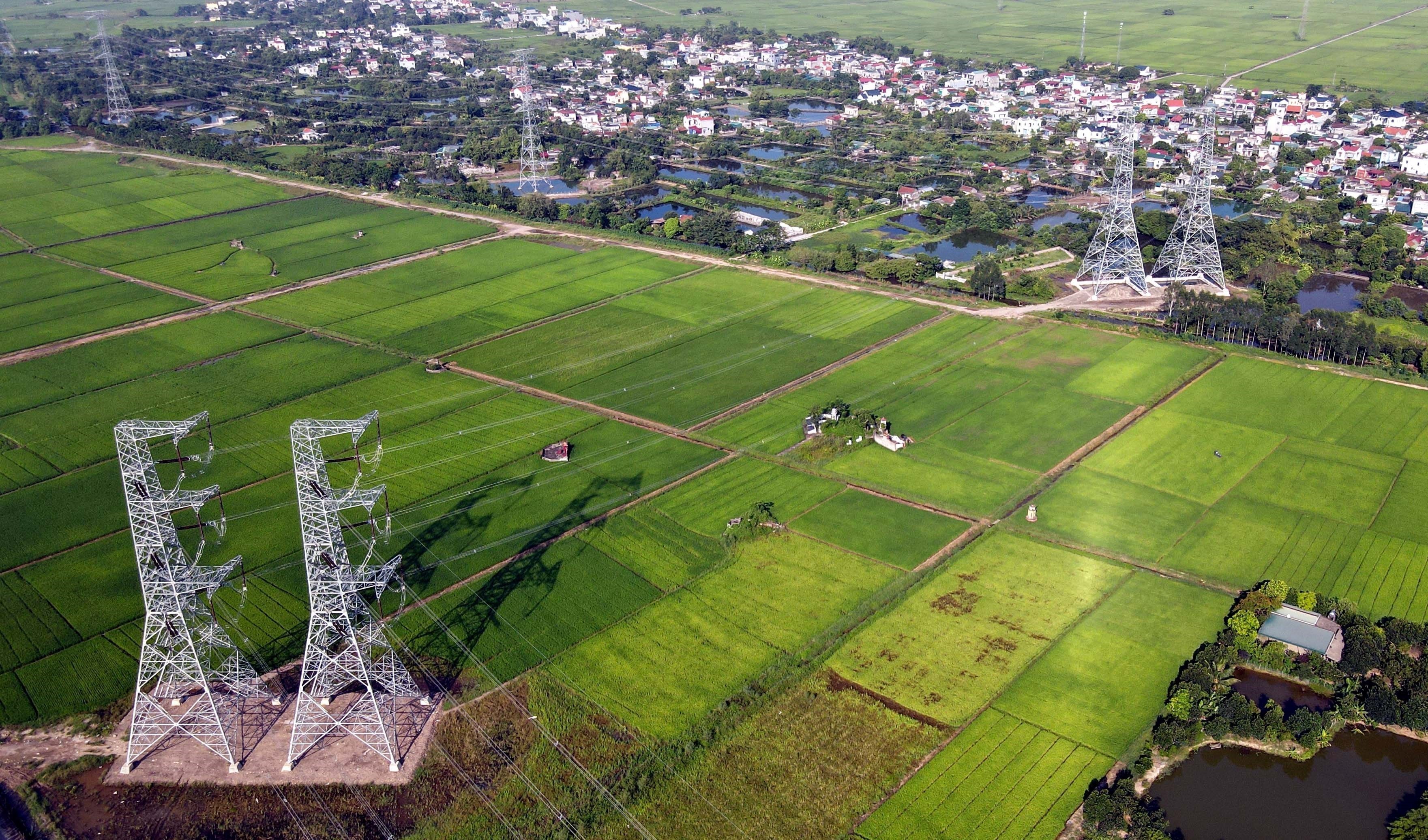 Đường d&acirc;y 500 KV mạch 3 chấm dứt thiếu điện cục bộ- Ảnh 2.