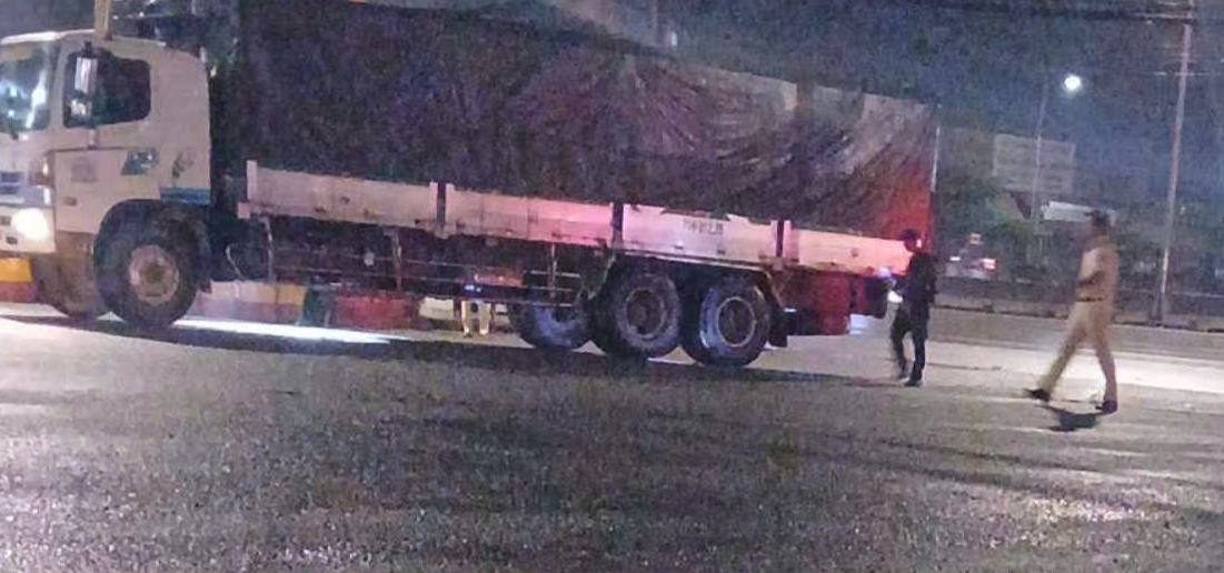 N&Oacute;NG: Tạm giữ t&agrave;i xế xe tải nghi cố t&igrave;nh c&aacute;n chết người tr&ecirc;n Quốc lộ 51, g&acirc;y phẫn nộ- Ảnh 1.