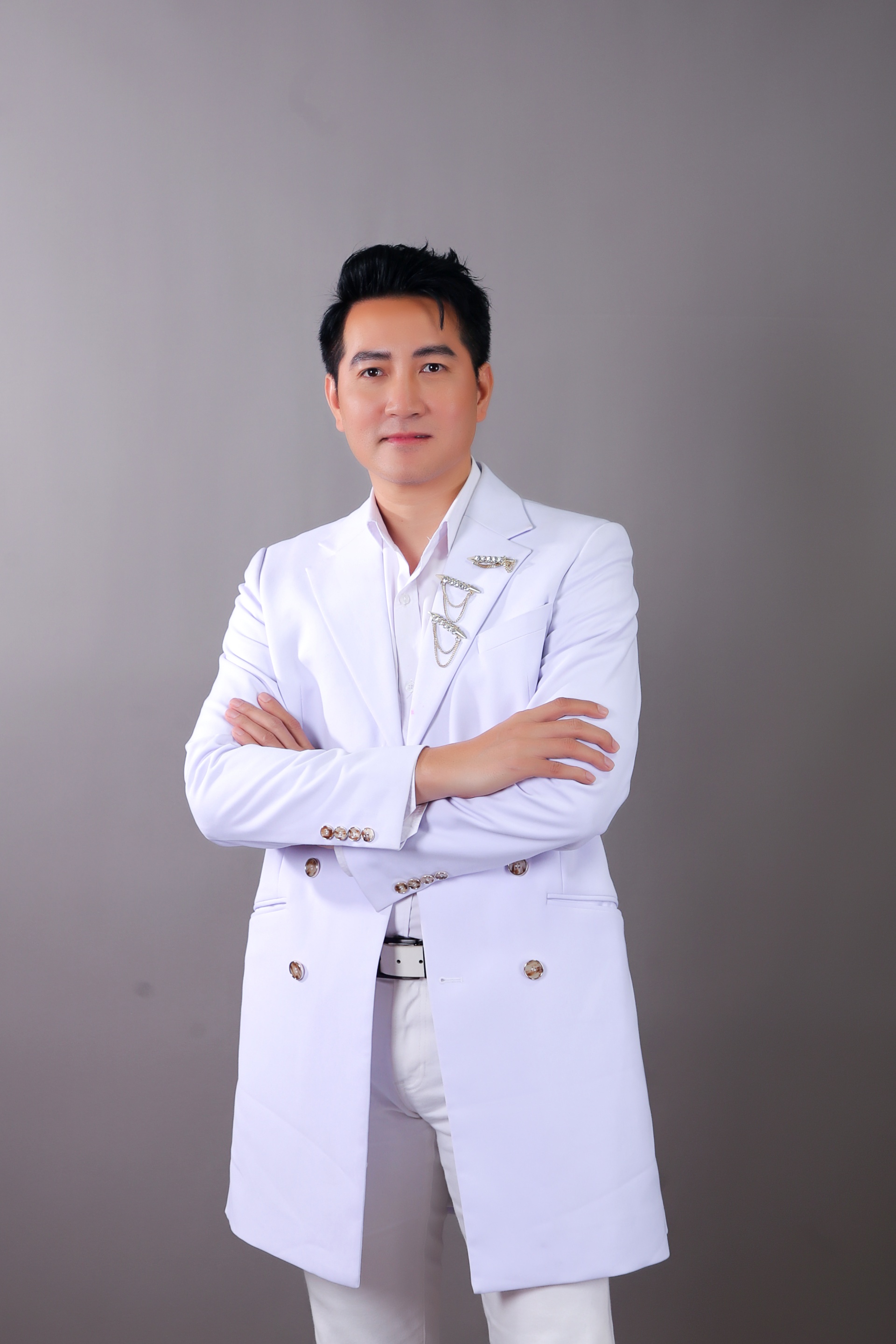 Nguyễn Phi Hùng không sợ già, chỉ sợ buồn!- Ảnh 4.