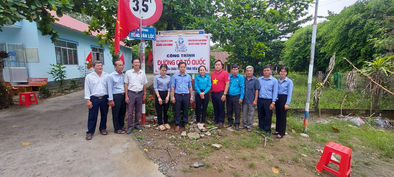 Tiền Giang: Kh&aacute;nh th&agrave;nh tuyến &ldquo;Đường cờ Tổ quốc&rdquo; thứ 3 tại huyện Ch&acirc;u Th&agrave;nh- Ảnh 1.
