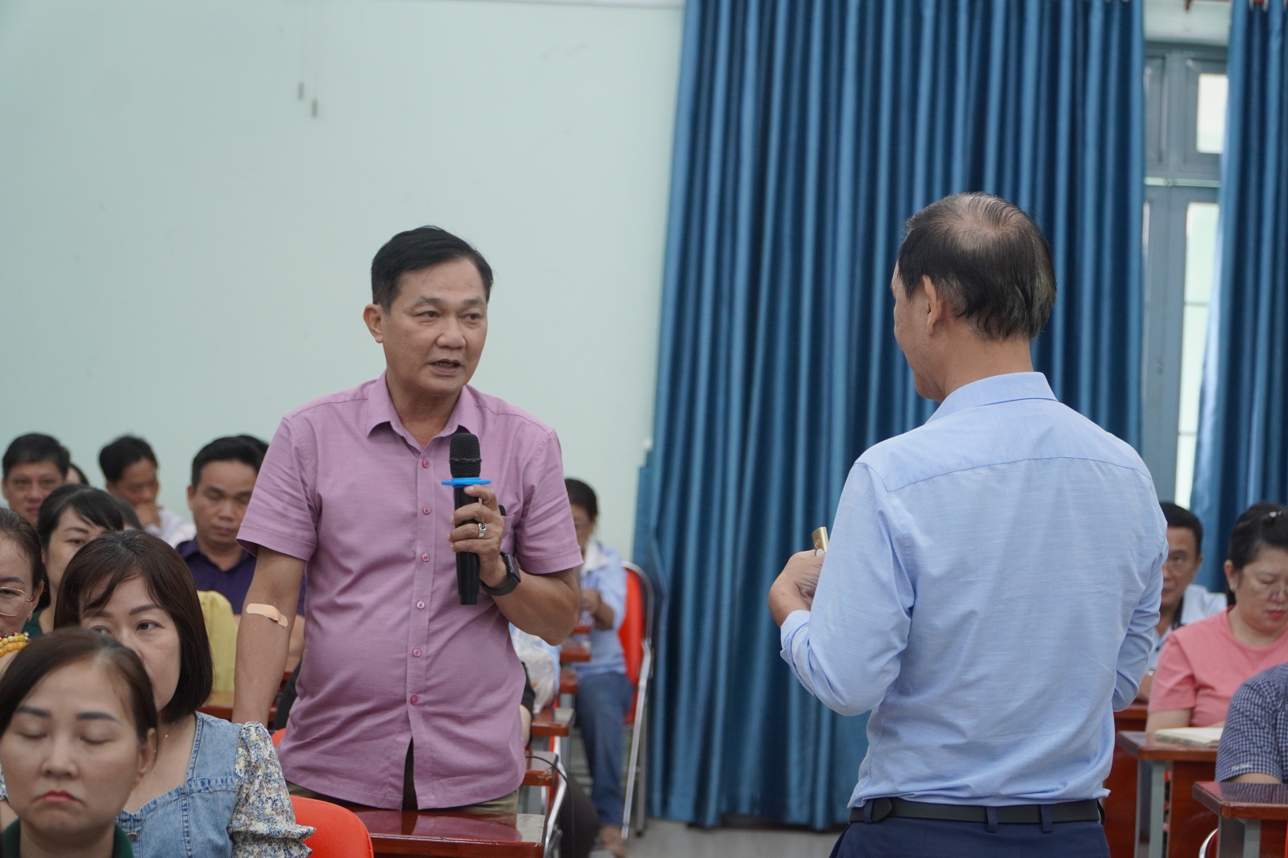TP HCM: Khi thầy, c&ocirc; "học" viết th&ocirc;ng c&aacute;o b&aacute;o ch&iacute;, sắm vai nh&agrave; b&aacute;o- Ảnh 4.