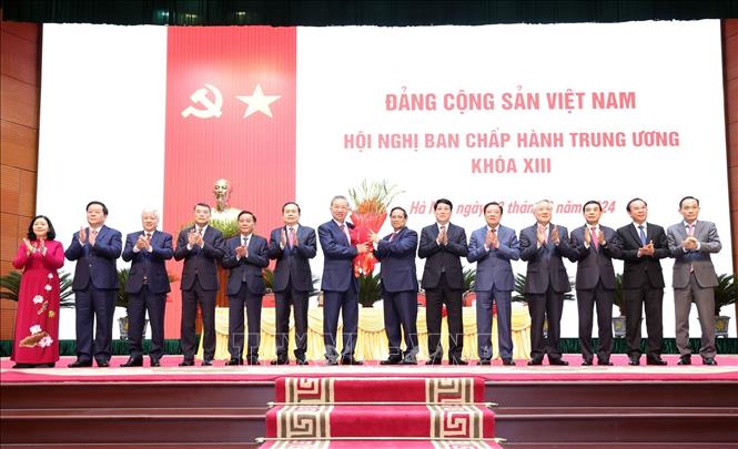 Những h&igrave;nh ảnh Tổng B&iacute; thư, Chủ tịch nước T&ocirc; L&acirc;m v&agrave; Hội nghị Trung ương Kh&oacute;a XIII- Ảnh 11.