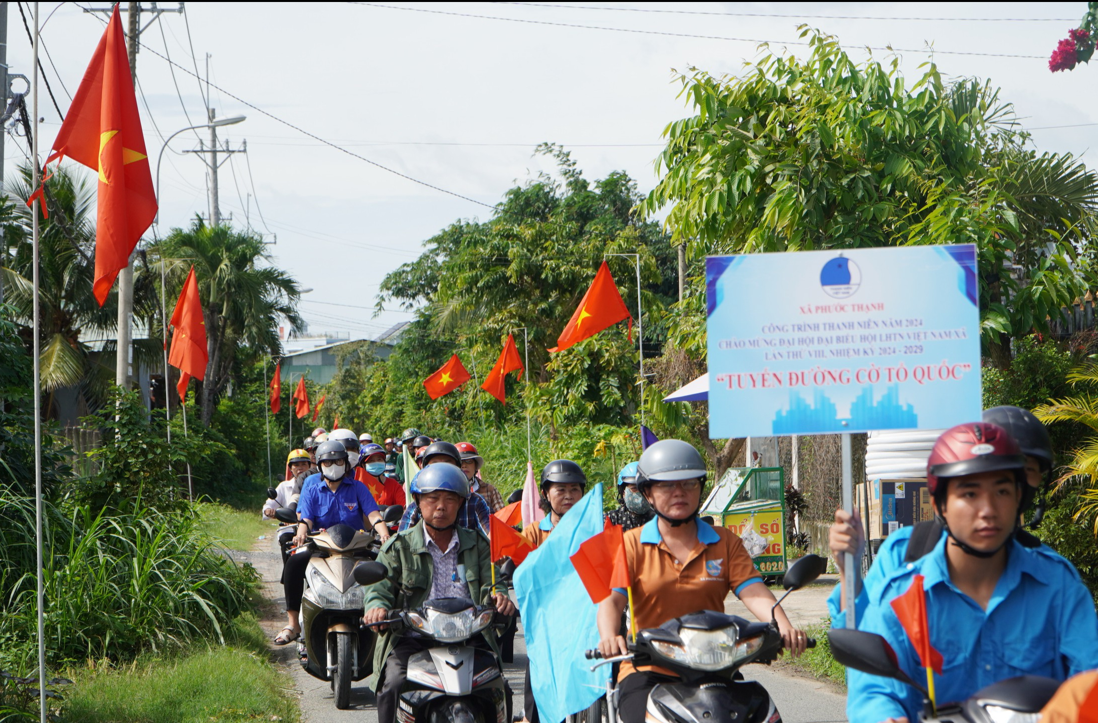 Ra mắt Đường cờ Tổ quốc d&agrave;i gần 7 km tại huyện Củ Chi dịp lễ Quốc kh&aacute;nh 2-9- Ảnh 4.