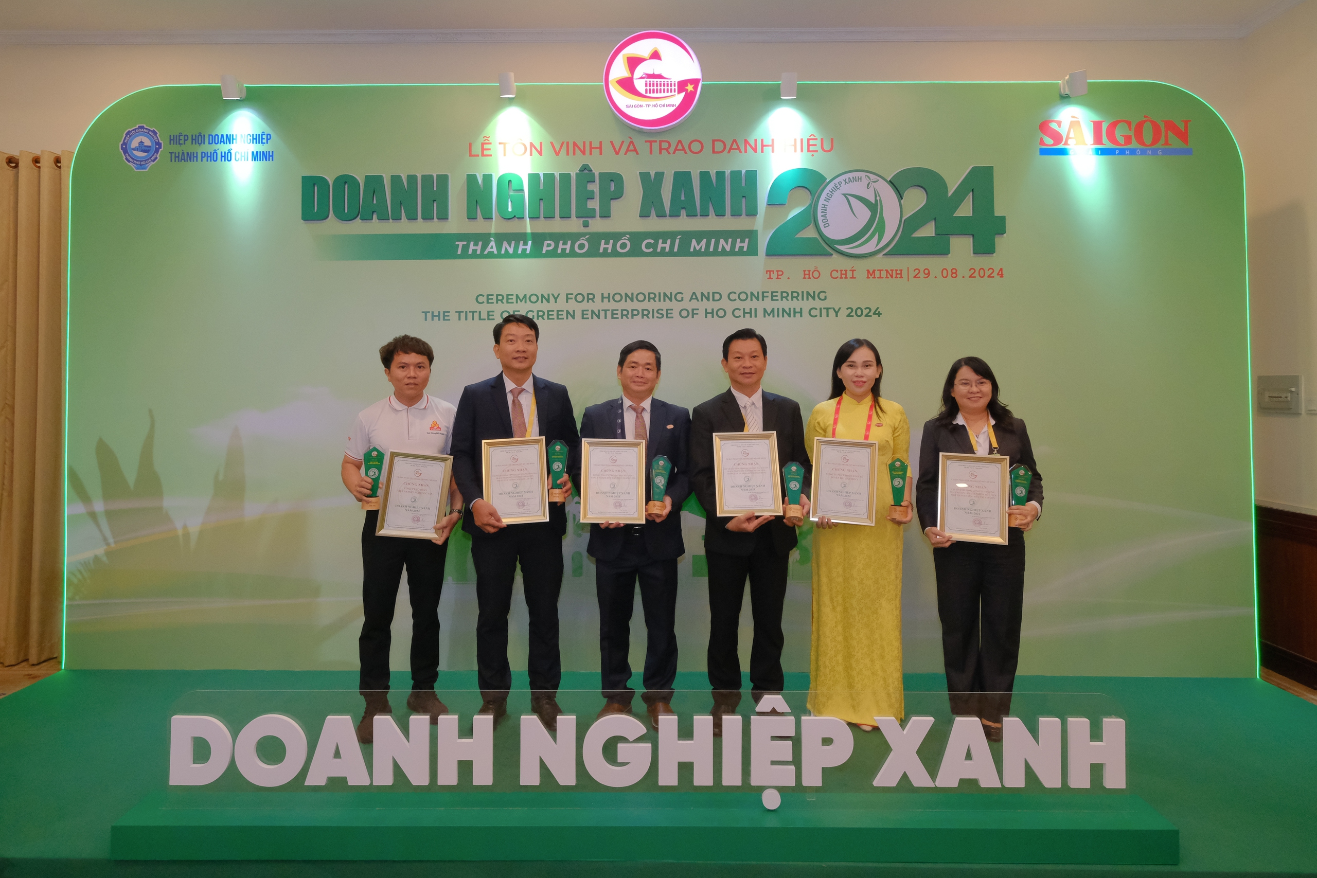 SATRA tiếp tục nhận danh hiệu &ldquo;Doanh nghiệp xanh TP HCM năm 2024&rdquo;- Ảnh 3.