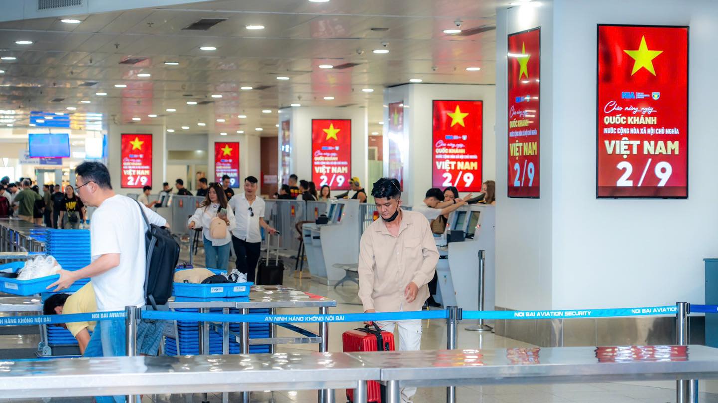 Những hình ảnh đặc biệt tại sân bay Nội Bài dịp Quốc khánh 2-9- Ảnh 2.