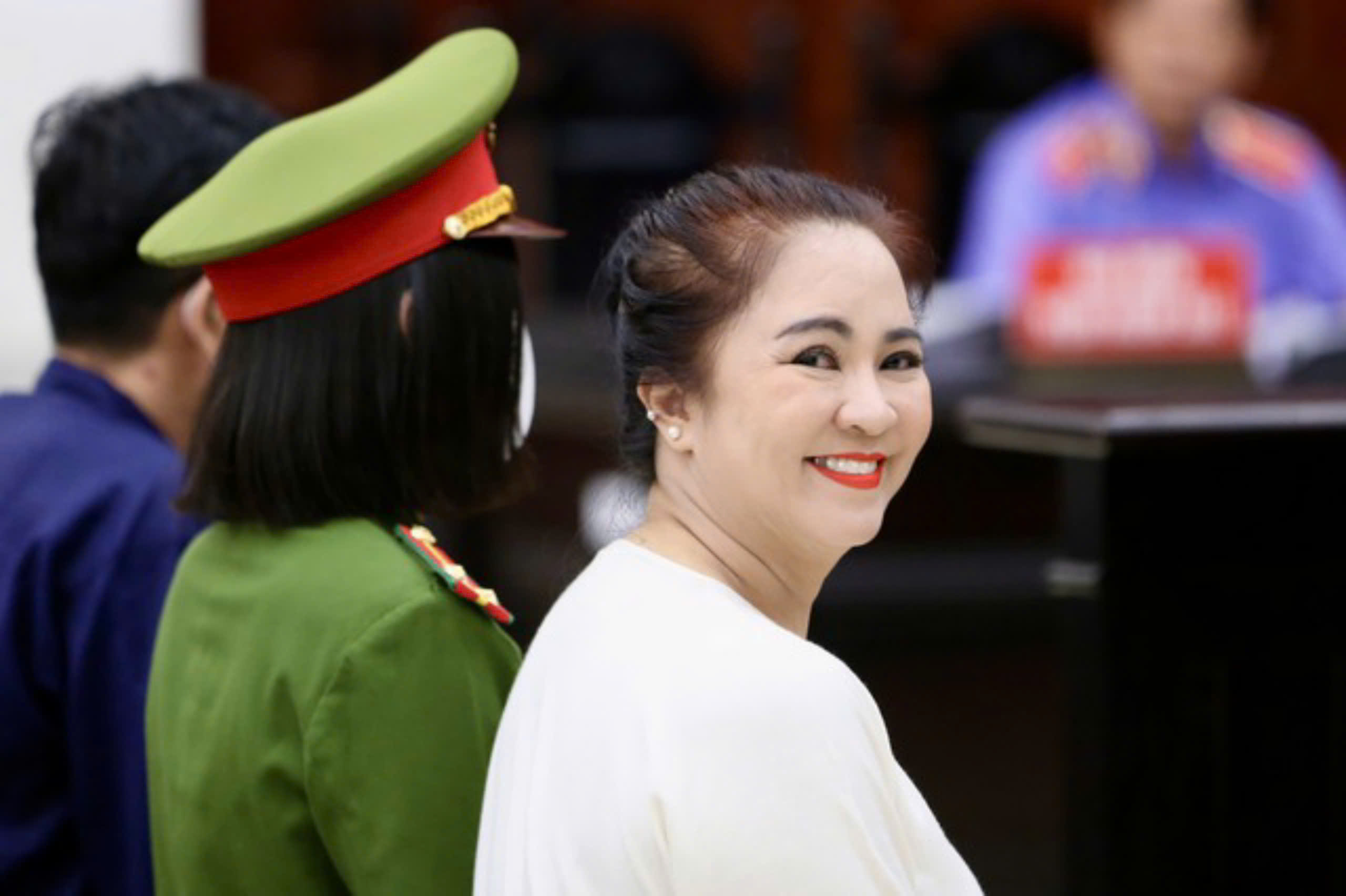 B&agrave; Nguyễn Phương Hằng c&oacute; trong danh s&aacute;ch đề xuất giảm &aacute;n nhưng chưa được xem x&eacute;t - Ảnh 1.