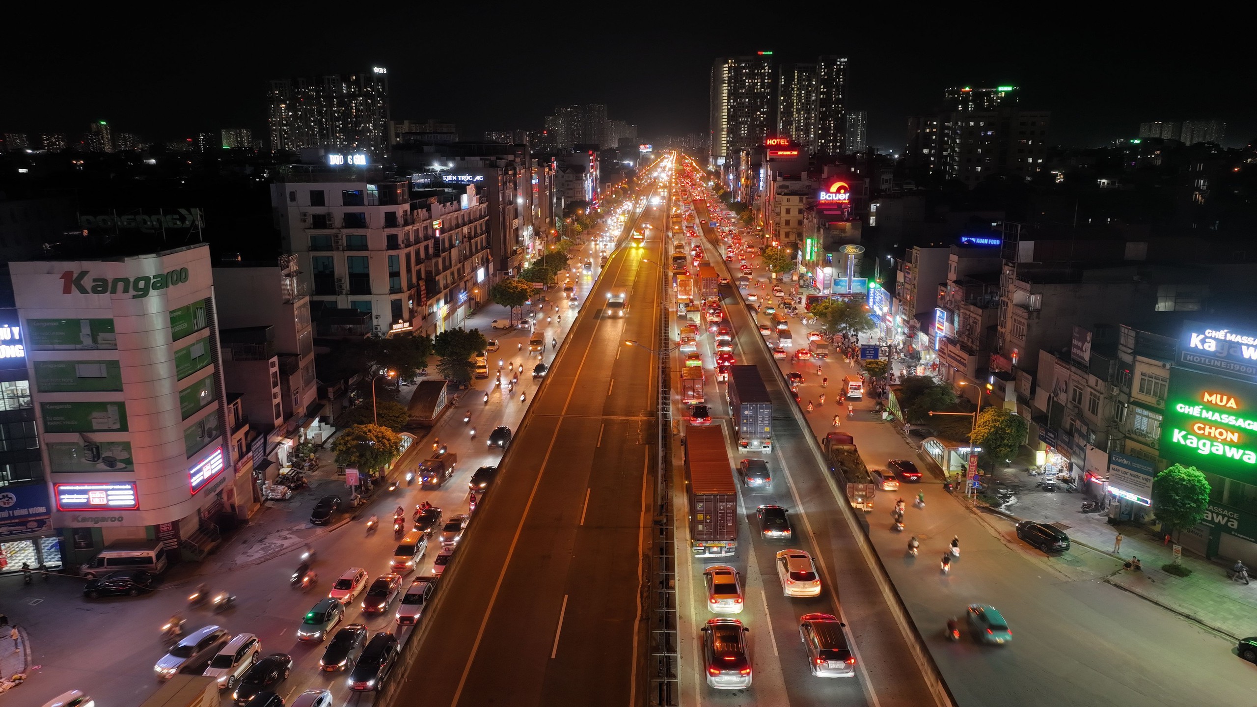 &Ugrave;n tắc gần chục km, &ocirc;t&ocirc; nh&iacute;ch từng m&eacute;t rời H&agrave; Nội- Ảnh 7.