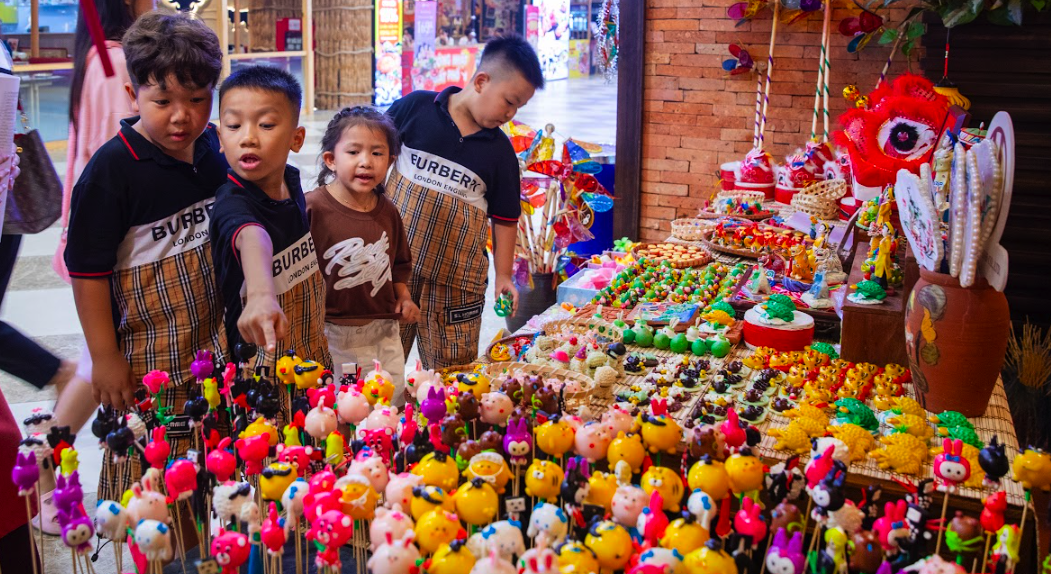 Người H&agrave; Nội h&aacute;o hức với kh&ocirc;ng gian trung thu truyền thống- Ảnh 3.