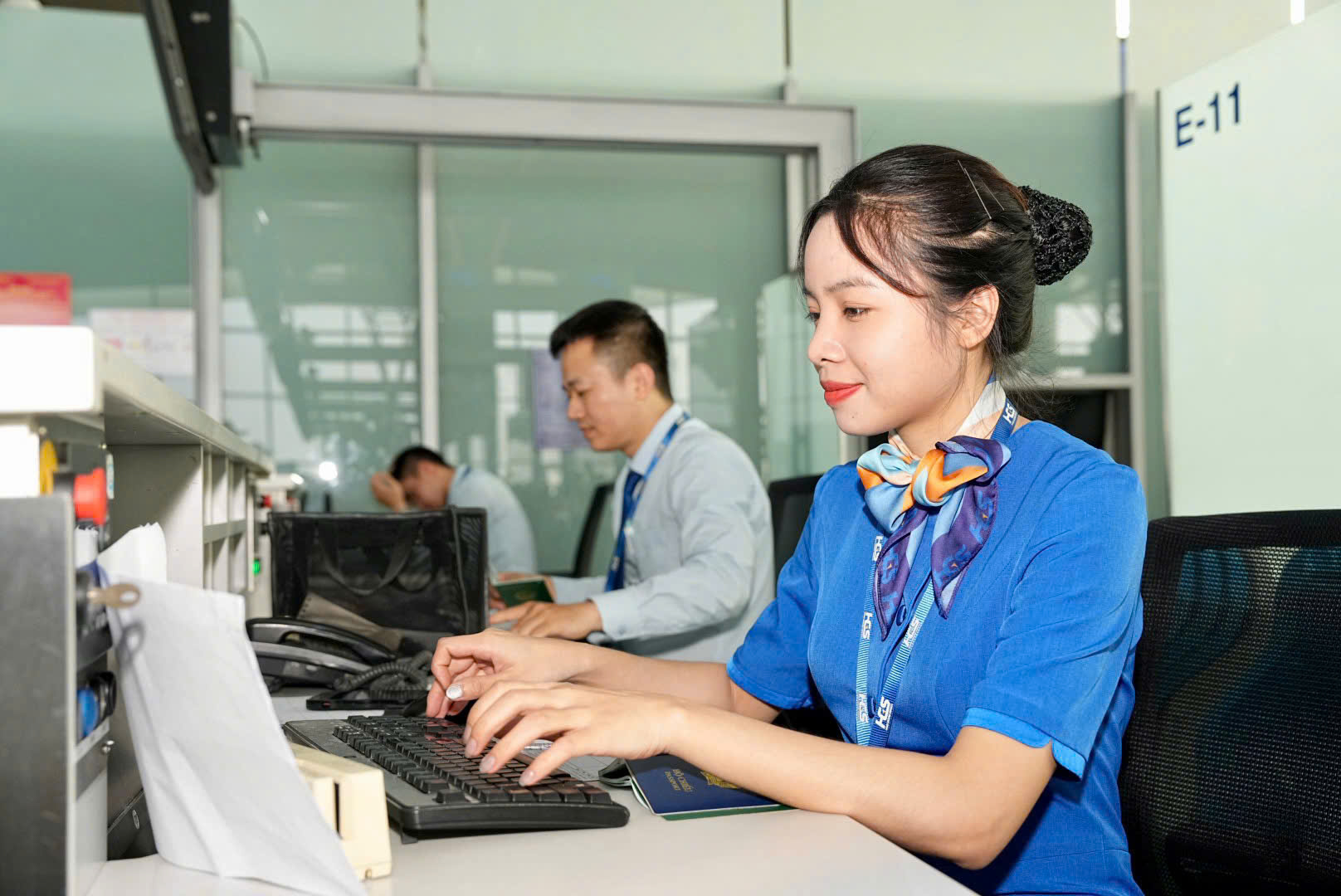 Công ty Phục vụ mặt đất Hà Nội là đơn vị cung cấp dịch vụ mặt đất cho hãng