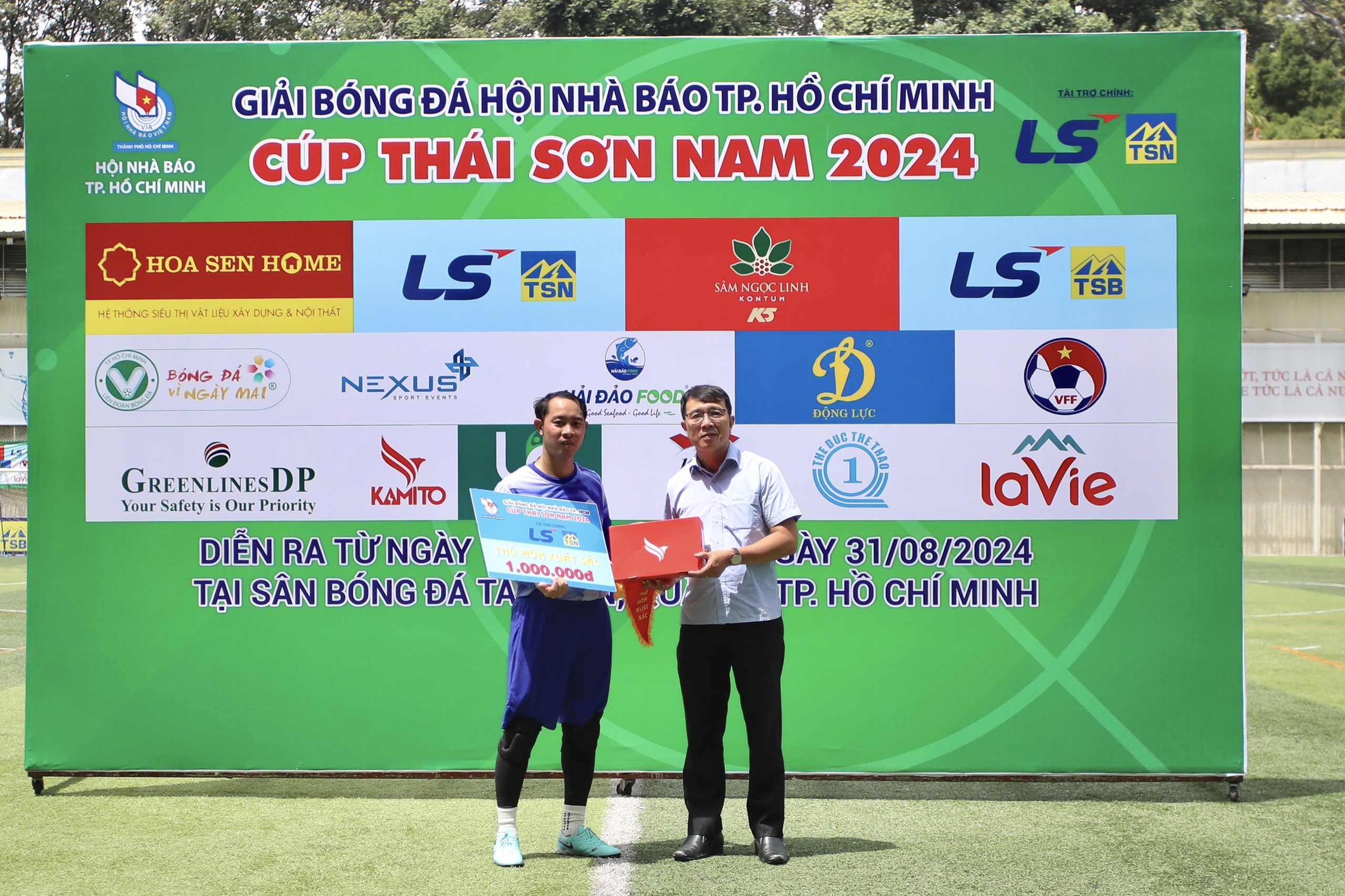 CLB Ph&oacute;ng vi&ecirc;n Đời sống-X&atilde; hội v&ocirc; địch Giải B&oacute;ng đ&aacute; Hội Nh&agrave; b&aacute;o TP HCM 2024- Ảnh 4.