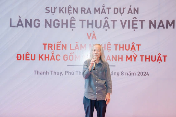 Họa sĩ Lương Xu&acirc;n Đo&agrave;n, Chủ tịch Hội Mỹ thuật Việt Nam, tại lễ ra mắt &ldquo;L&agrave;ng mỹ thuật Việt Nam&rdquo; Ảnh: TOAN NGUYỄN