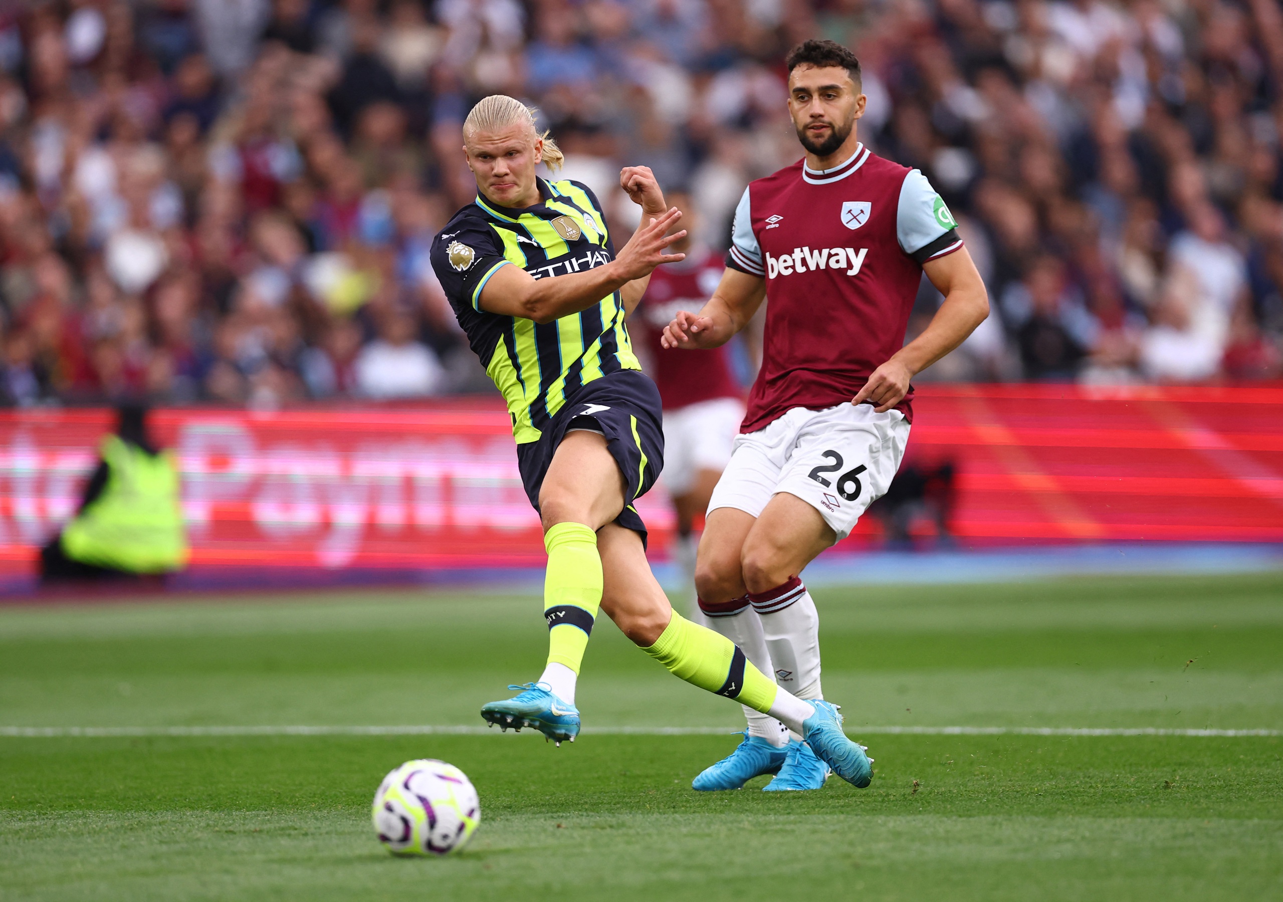 Haaland b&ugrave;ng nổ hat-trick, Man City hạ West Ham giật ng&ocirc;i đỉnh bảng- Ảnh 2.