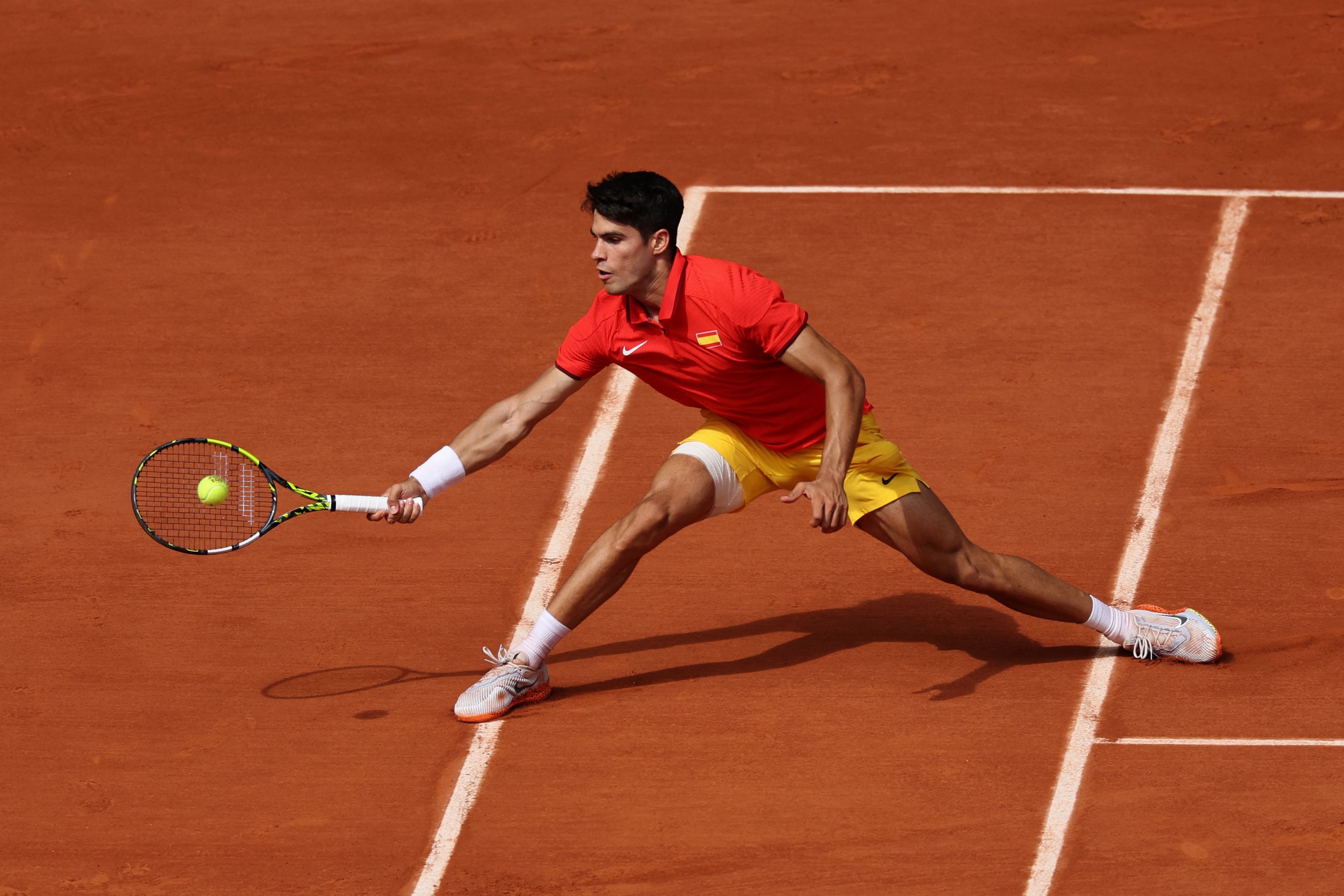 Olympic 2024: Thắng Alcaraz, Djokovic giải cơn kh&aacute;t v&agrave;ng sau 20 năm- Ảnh 3.