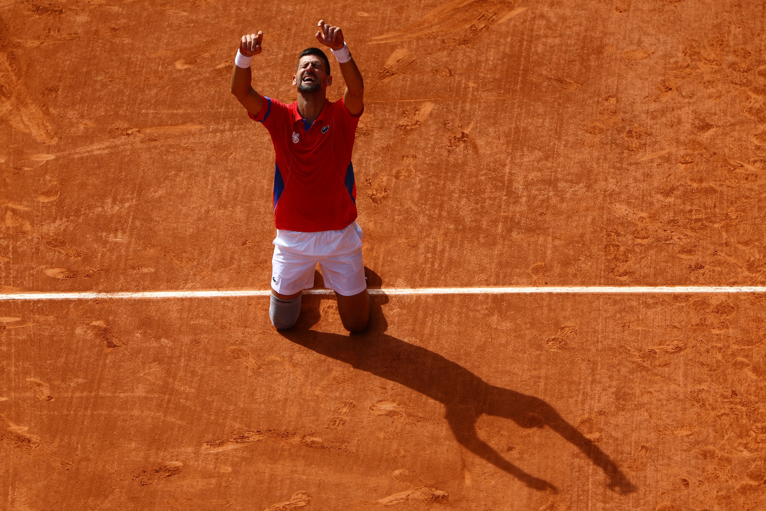 Olympic 2024: Thắng Alcaraz, Djokovic giải cơn kh&aacute;t v&agrave;ng sau 20 năm- Ảnh 2.