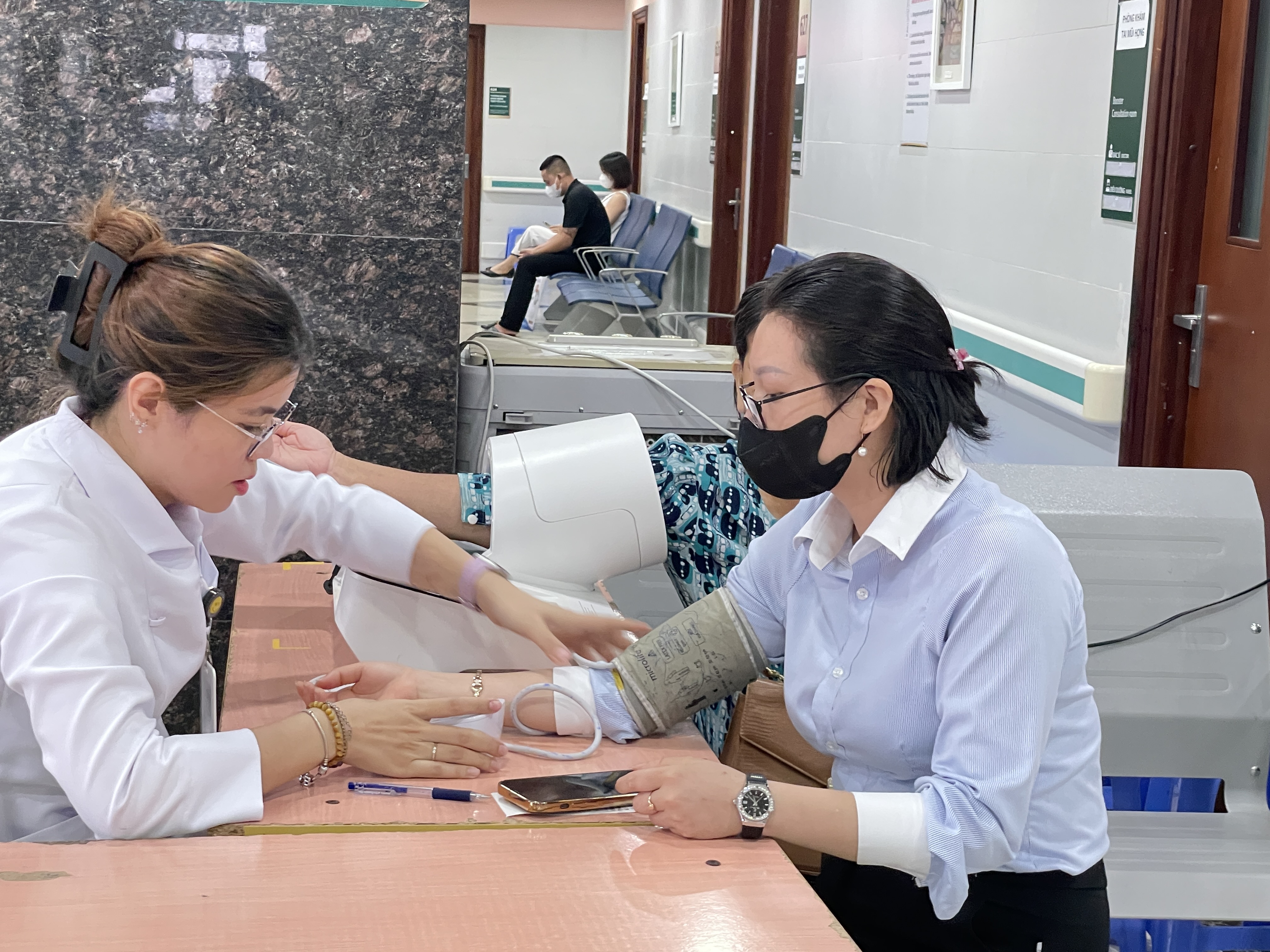 Khám bệnh ca đêm: Chưa nên nhân rộng- Ảnh 1.