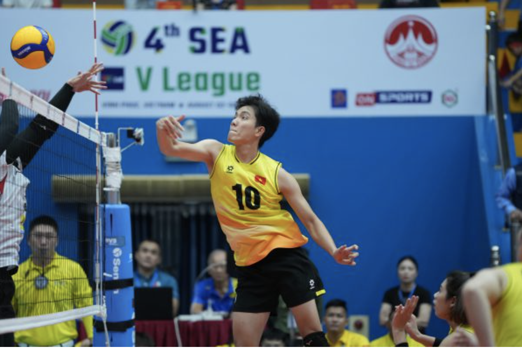 Tuyển b&oacute;ng chuyền nữ Việt Nam về nh&igrave; SEA V-League 2024 sau m&agrave;n rượt đuổi 5 v&aacute;n- Ảnh 2.