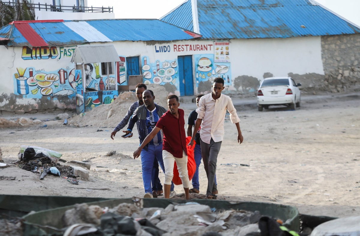 Đ&aacute;nh bom tại nh&agrave; h&agrave;ng nổi tiếng ở Somalia, gần 250 người thương vong- Ảnh 1.