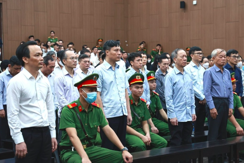 Cựu chủ tịch FLC Trịnh Văn Quyết c&ugrave;ng 49 đồng phạm đang bị tuy&ecirc;n &aacute;n- Ảnh 1.