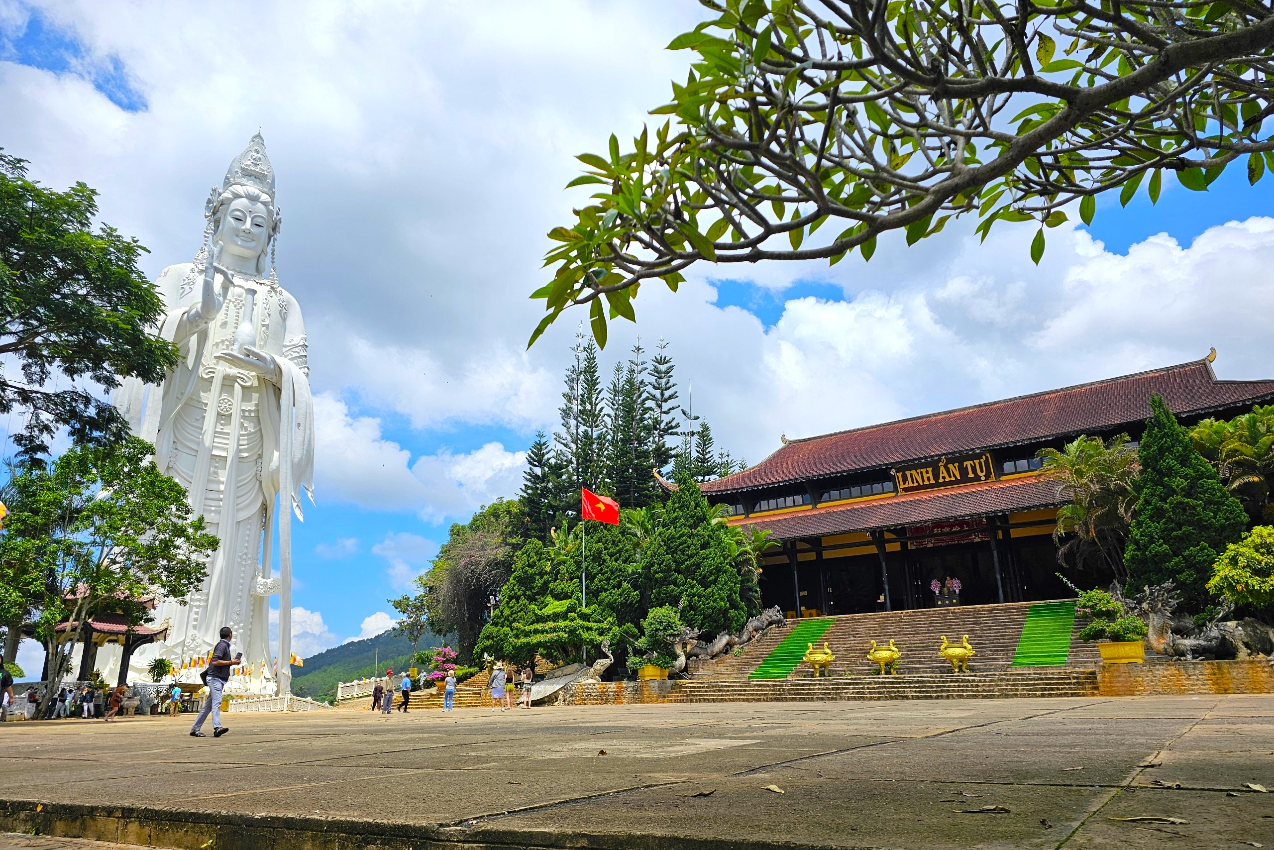 Ch&ugrave;a Linh Ẩn x&aacute;c minh th&ocirc;ng tin bảo vệ đ&ograve;i tiền "bảo k&ecirc;"- Ảnh 1.