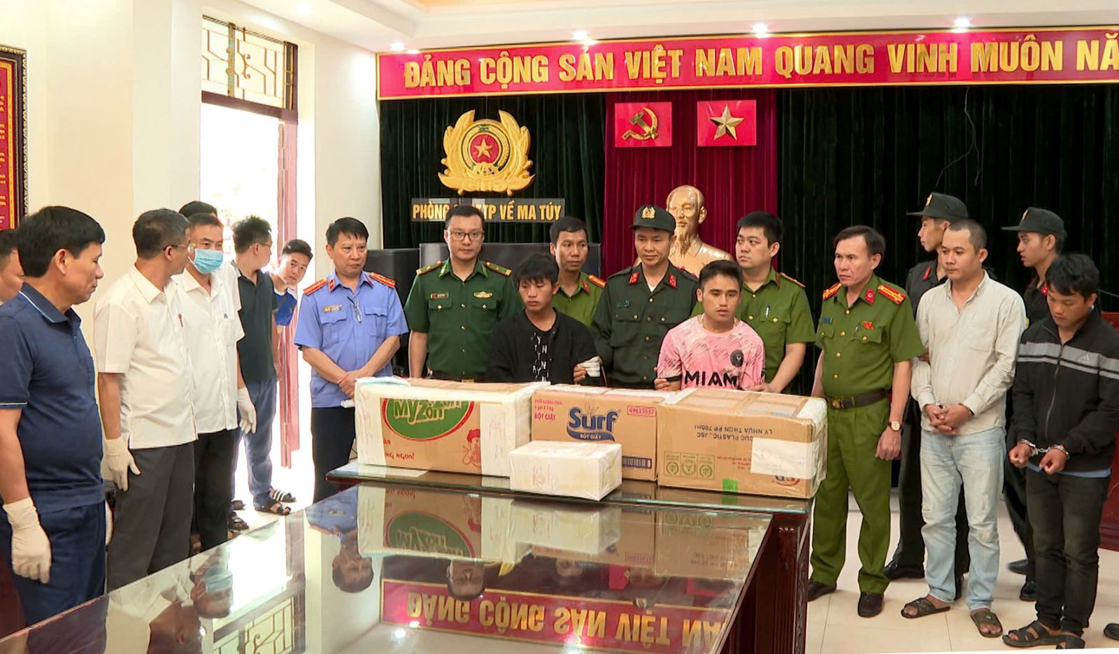 C&ocirc;ng an Thanh H&oacute;a ph&aacute; đường d&acirc;y ma t&uacute;y xuy&ecirc;n quốc gia, thu 34 kg ma t&uacute;y đ&aacute;- Ảnh 1.
