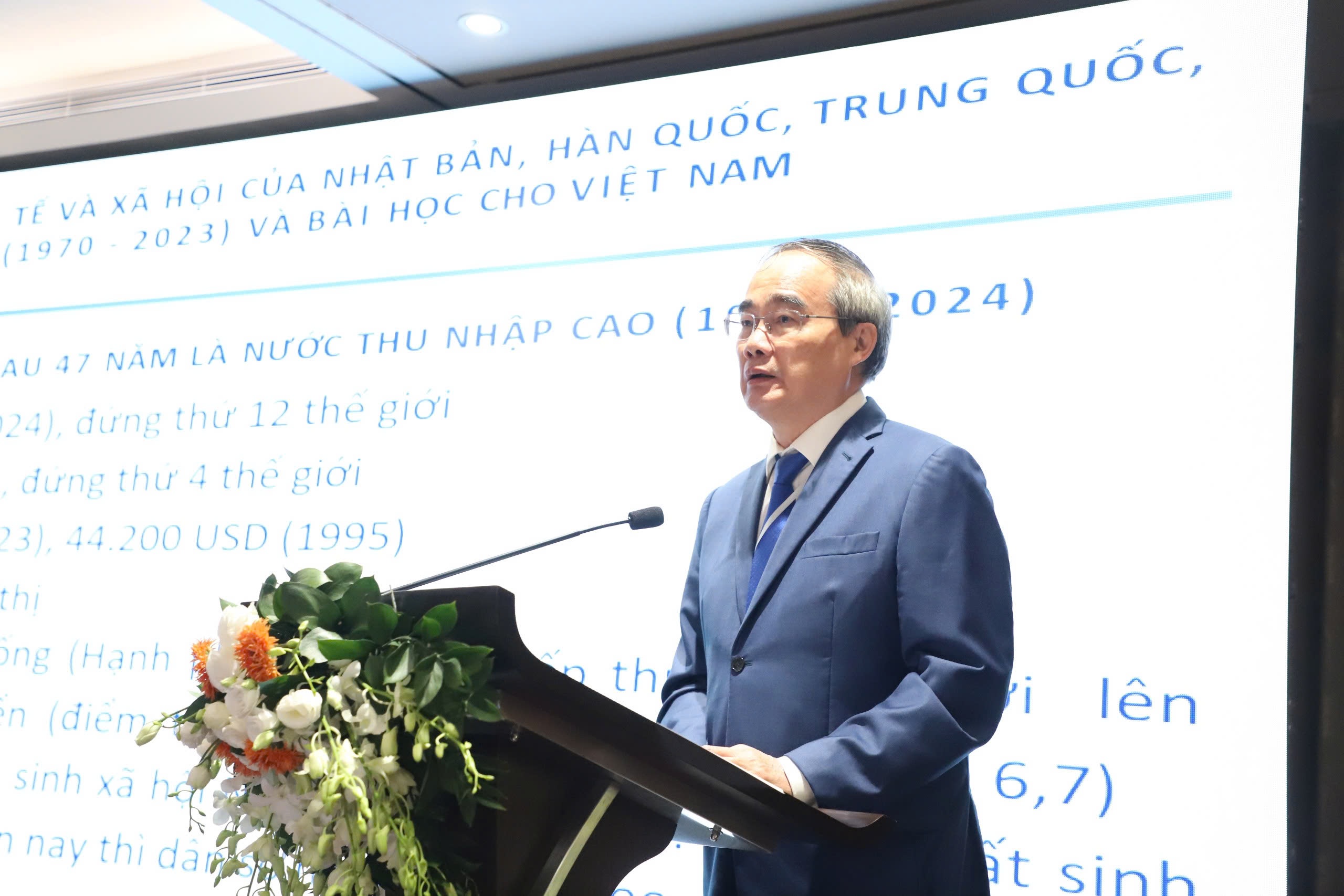 V&igrave; sao xử phạt người sinh con thứ 3 kh&ocirc;ng c&ograve;n ph&ugrave; hợp?- Ảnh 2.