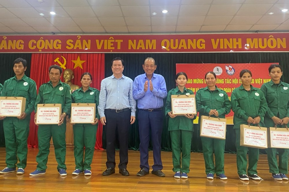 Nhiều c&ocirc;ng ty th&agrave;nh vi&ecirc;n Tập đo&agrave;n C&ocirc;ng nghiệp cao su Việt Nam kiện to&agrave;n nh&acirc;n sự- Ảnh 4.
