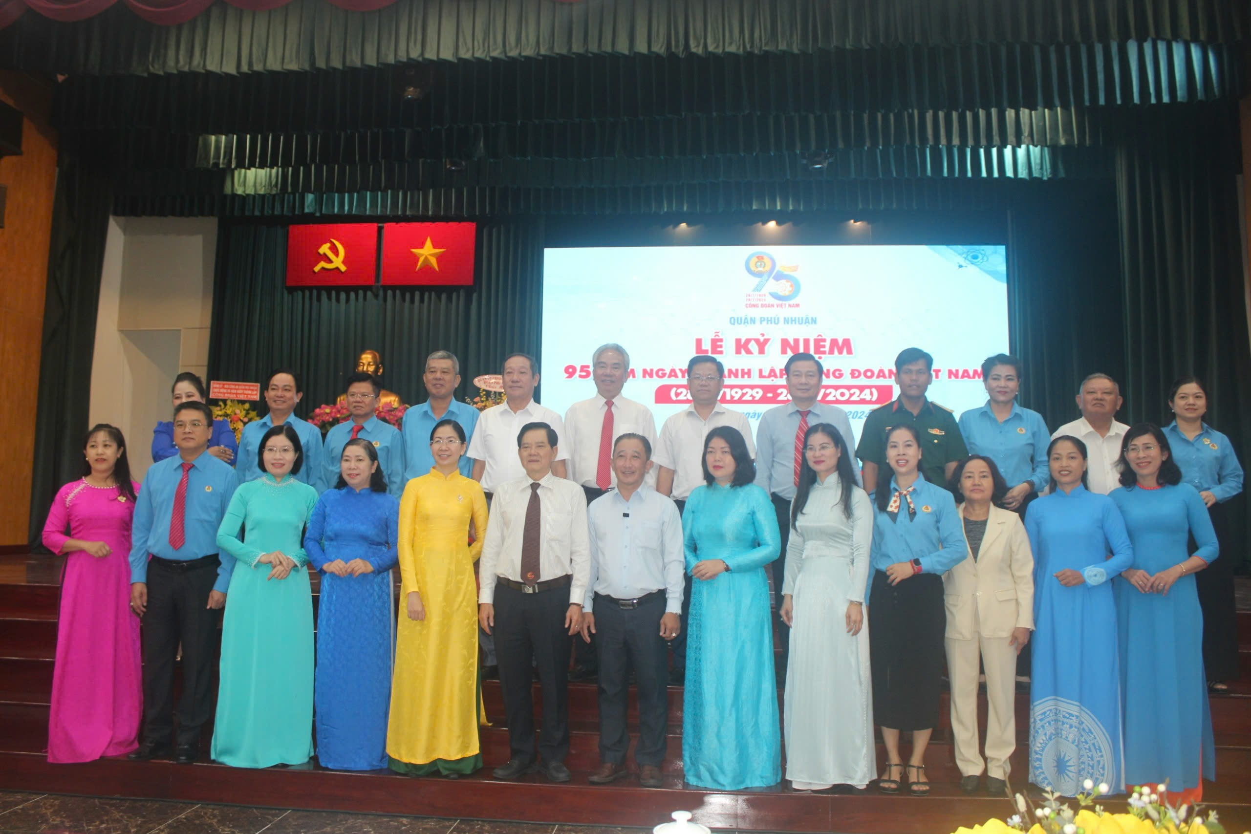 Nhiều c&ocirc;ng tr&igrave;nh &yacute; nghĩa, thiết thực mừng 95 năm th&agrave;nh lập C&ocirc;ng đo&agrave;n Việt Nam- Ảnh 4.