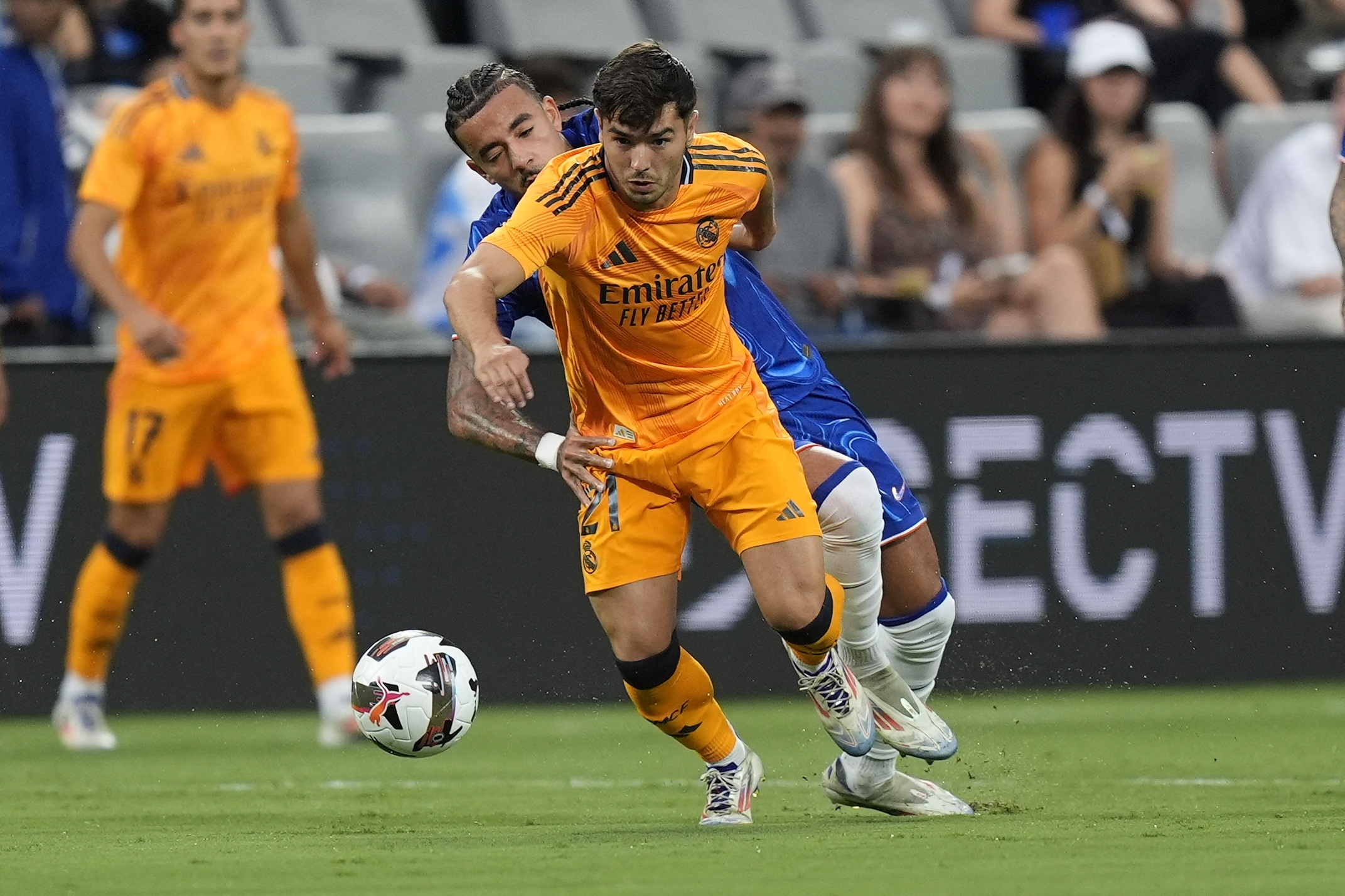 Barcelona hụt bước trước AC Milan, Real Madrid thắng nhàn nhã Chelsea- Ảnh 2.