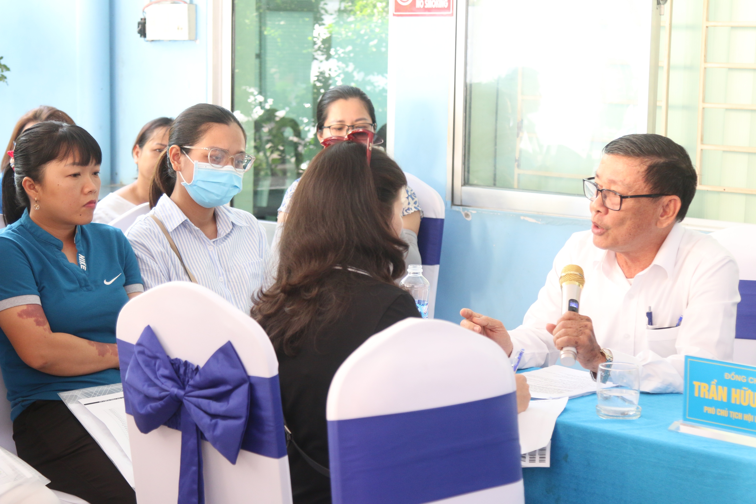 Tư vấn ph&aacute;p luật v&agrave; x&eacute;t nghiệm miễn ph&iacute; cho người lao động Nha Trang
- Ảnh 2.