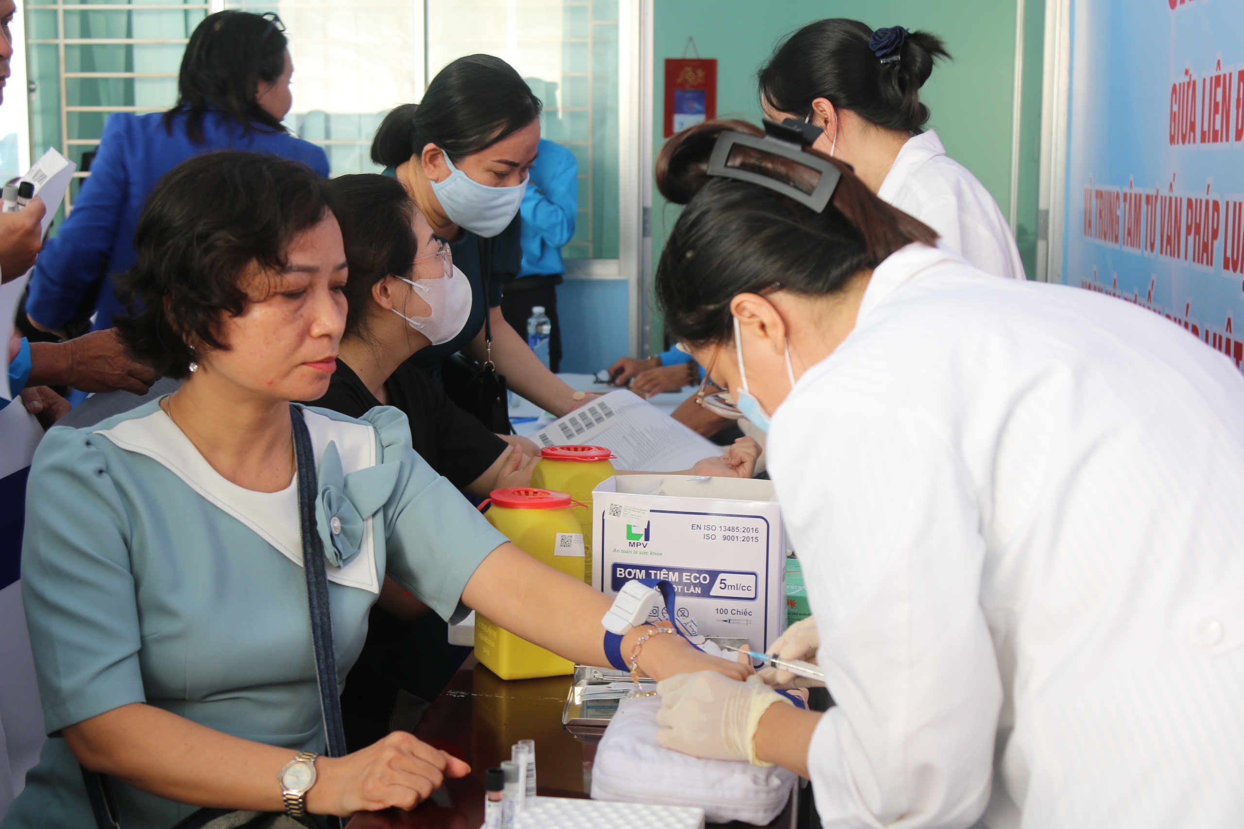 Tư vấn ph&aacute;p luật v&agrave; x&eacute;t nghiệm miễn ph&iacute; cho người lao động Nha Trang
- Ảnh 3.
