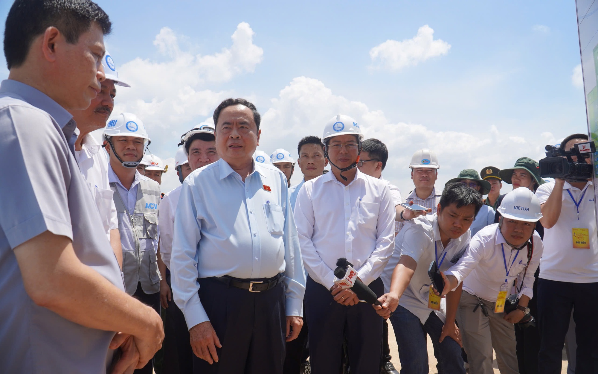 Chủ tịch Quốc hội Trần Thanh Mẫn: Nhìn từ trên cao, một sân bay tầm cỡ đã thấy rõ