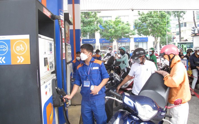 Giá xăng dầu đồng loạt giảm mạnh gần 1.000 đồng/lít