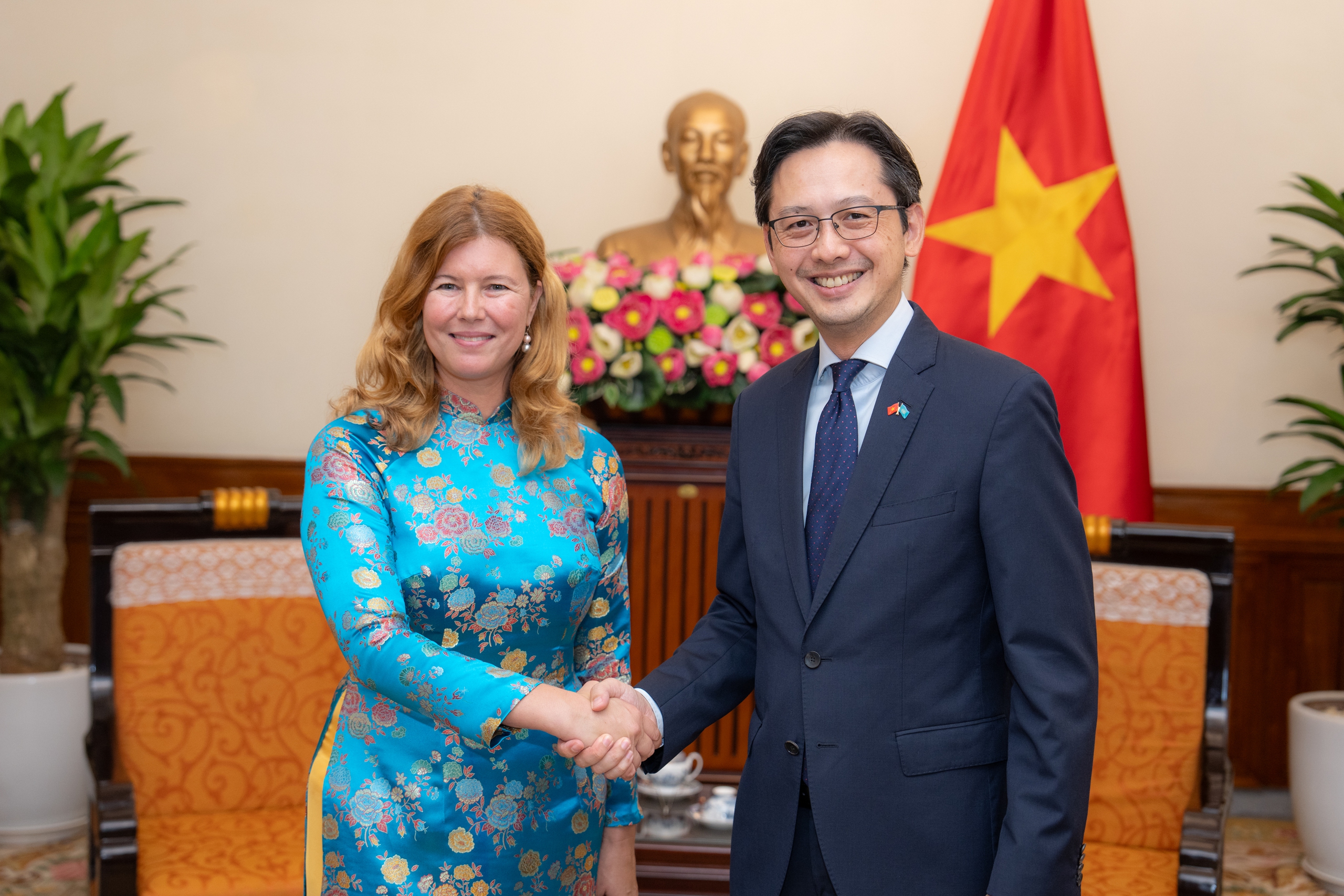 Ch&acirc;n dung t&acirc;n Trưởng Đại diện UNICEF tại Việt Nam- Ảnh 1.