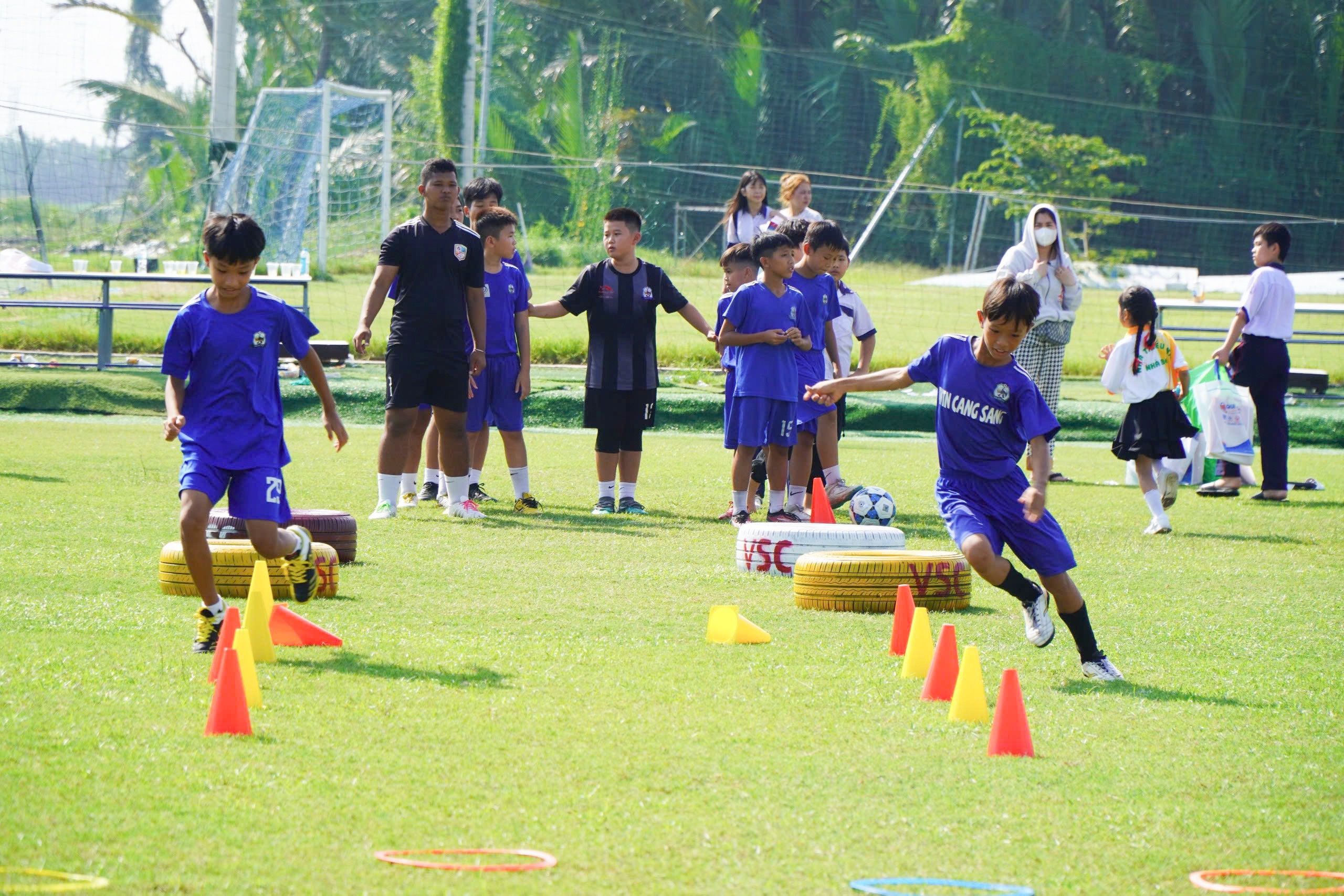 Ra mắt Dự &aacute;n cộng đồng B&oacute;ng đ&aacute; vui - Smile Football- Ảnh 4.