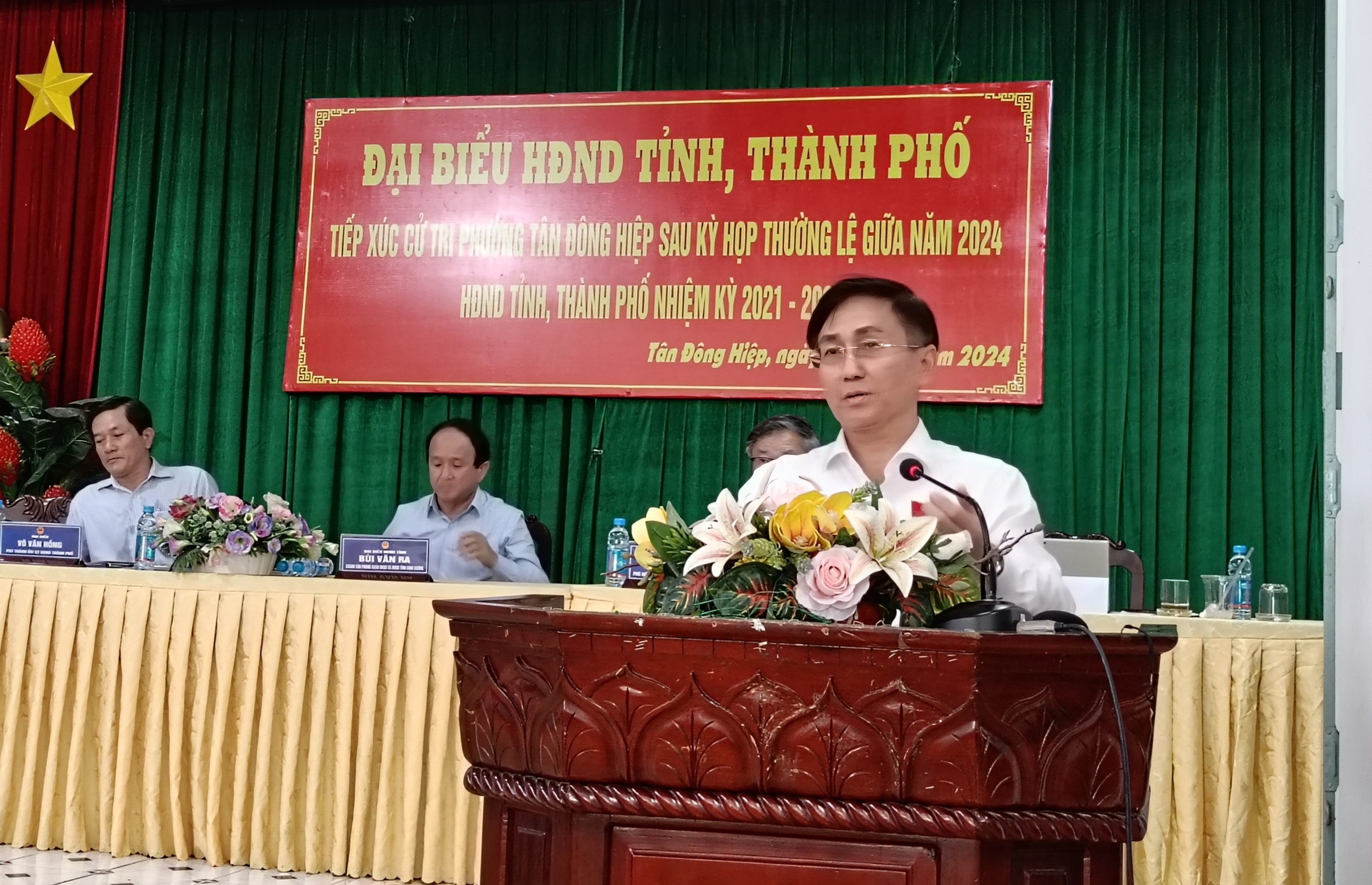 Gi&aacute;m đốc C&ocirc;ng ty Điện lực B&igrave;nh Dương xin lỗi người d&acirc;n về sự cố tổng đ&agrave;i kh&ocirc;ng li&ecirc;n lạc được- Ảnh 1.
