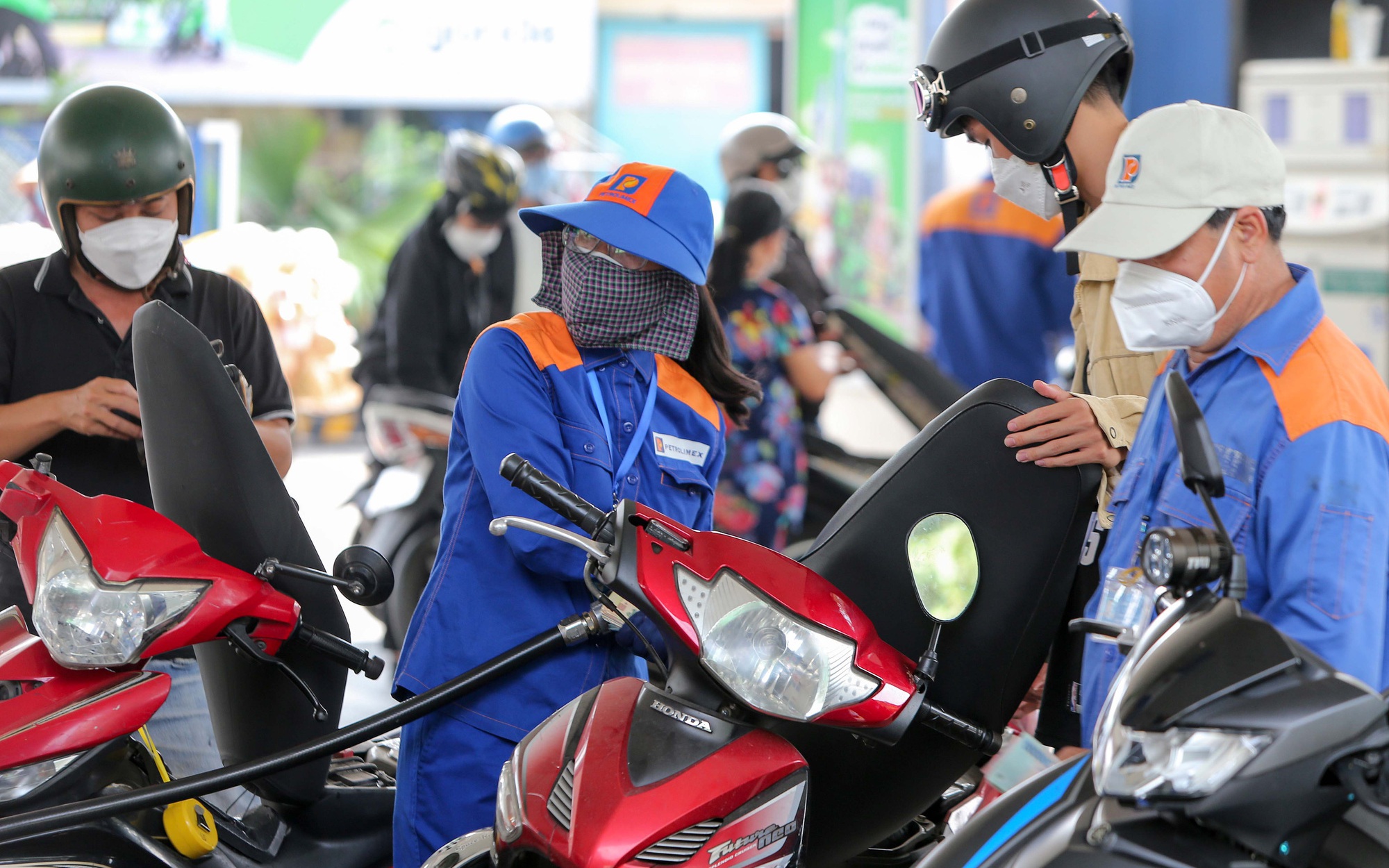 Petrolimex giải trình gì về số lãi "khủng" trong nửa đầu năm 2024?