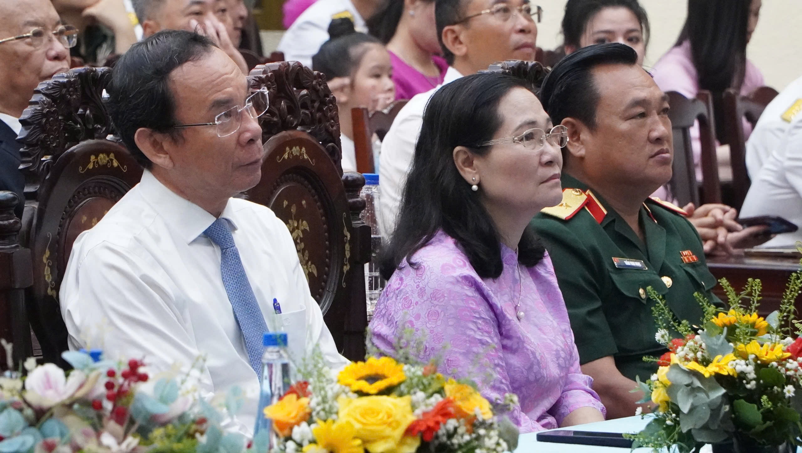 Trao lại hồ sơ &ldquo;đi B&rdquo; của 3 nghệ sĩ nổi tiếng cho gia đ&igrave;nh- Ảnh 1.
