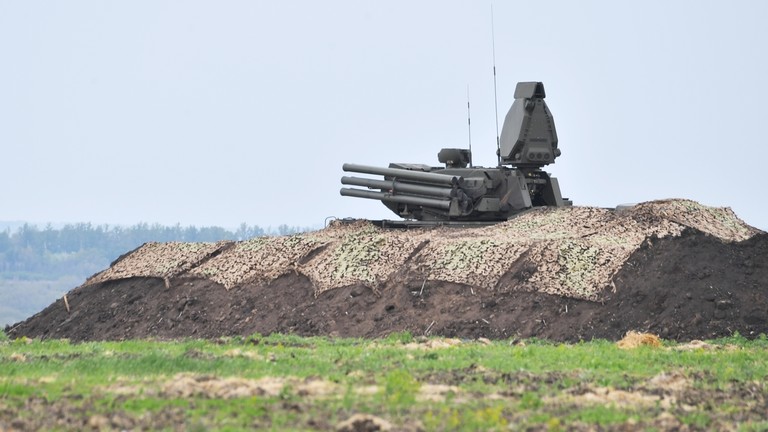 Ukraine tấn công Nga bằng UAV, nổ lớn xảy ra liên tiếp- Ảnh 2.