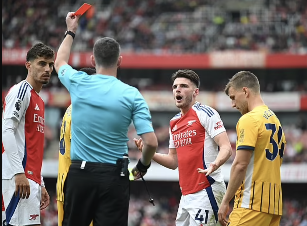 Declan Rice xin lỗi về tấm thẻ đỏ su&yacute;t khiến Arsenal phải trả gi&aacute;- Ảnh 2.