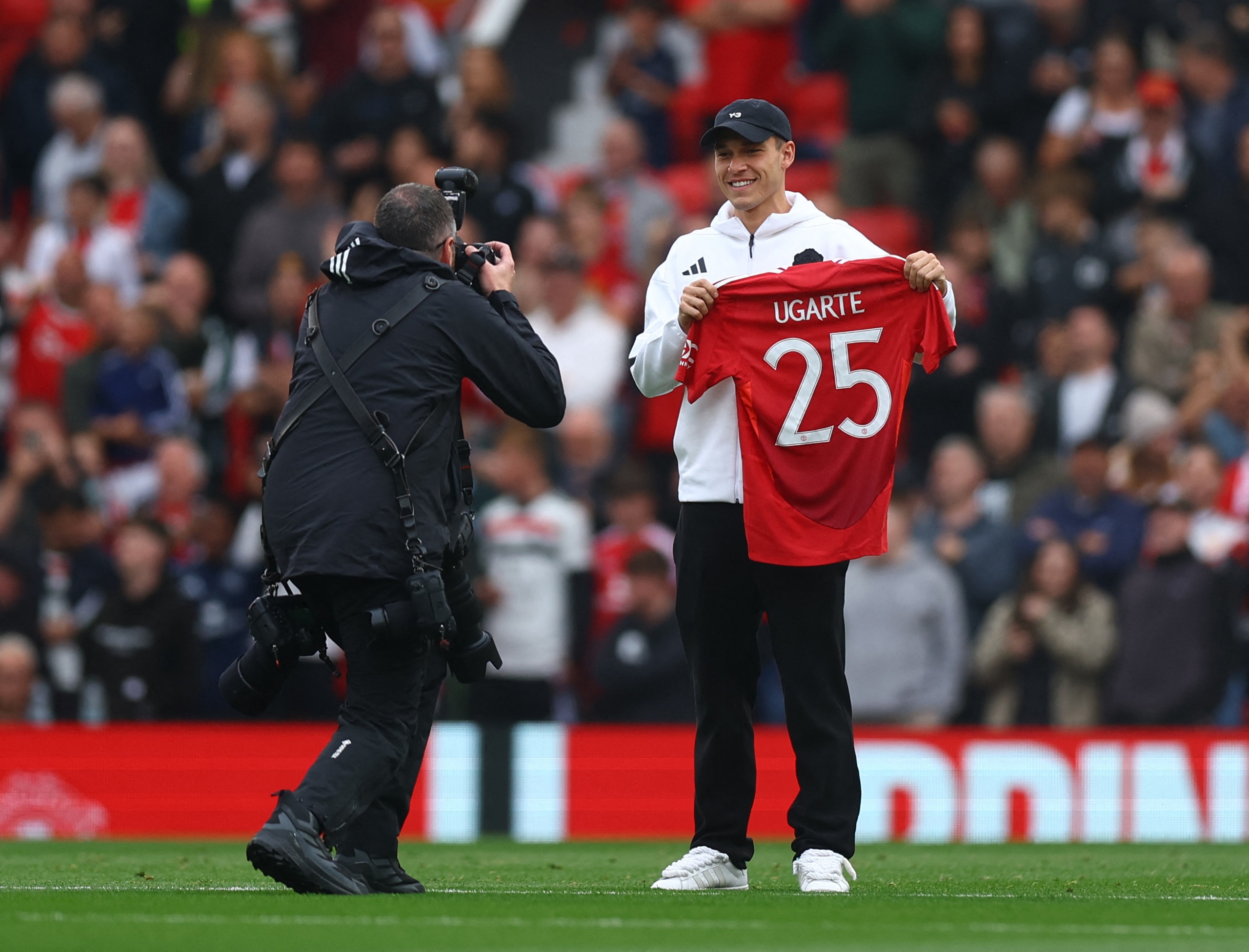 Erik ten Hag nổi n&oacute;ng, thừa nhận kh&oacute; c&oacute; ph&eacute;p mầu với Man United- Ảnh 1.