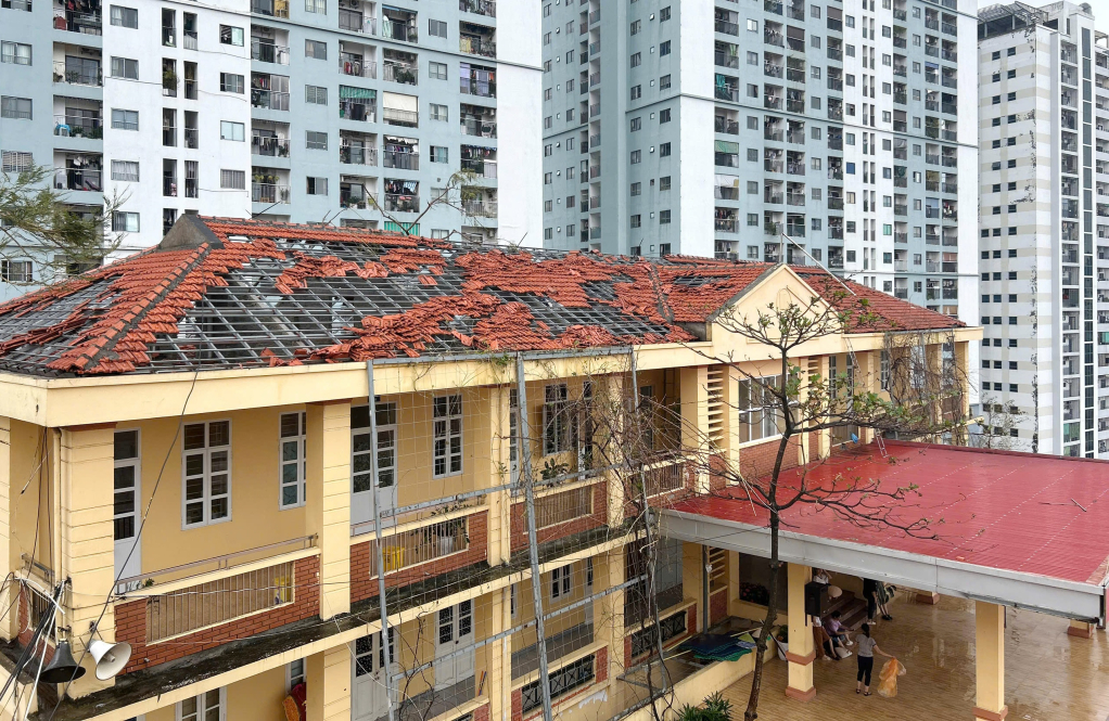 Nhiều trường ở Hạ Long chưa thể dạy học sau b&atilde;o- Ảnh 2.
