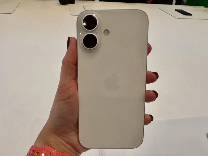 Mở đầu kỷ nguy&ecirc;n AI của Apple, gi&aacute; iPhone 16 Plus tại Việt Nam bao nhi&ecirc;u?- Ảnh 2.