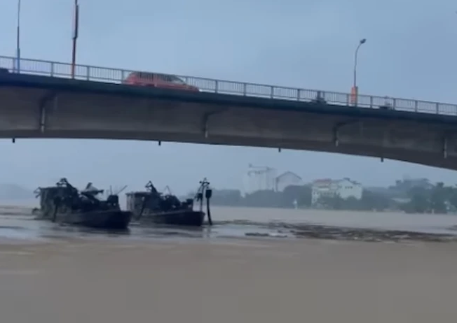 Đề nghị Trung Quốc th&ocirc;ng b&aacute;o thời điểm xả lũ, thời gian v&agrave; lưu lượng xả lũ tr&ecirc;n s&ocirc;ng Hồng- Ảnh 1.